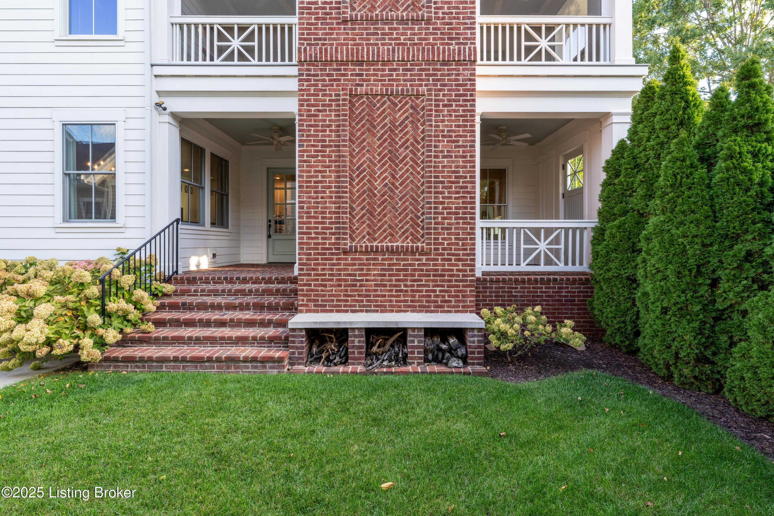 8904 Coltsfoot Trace