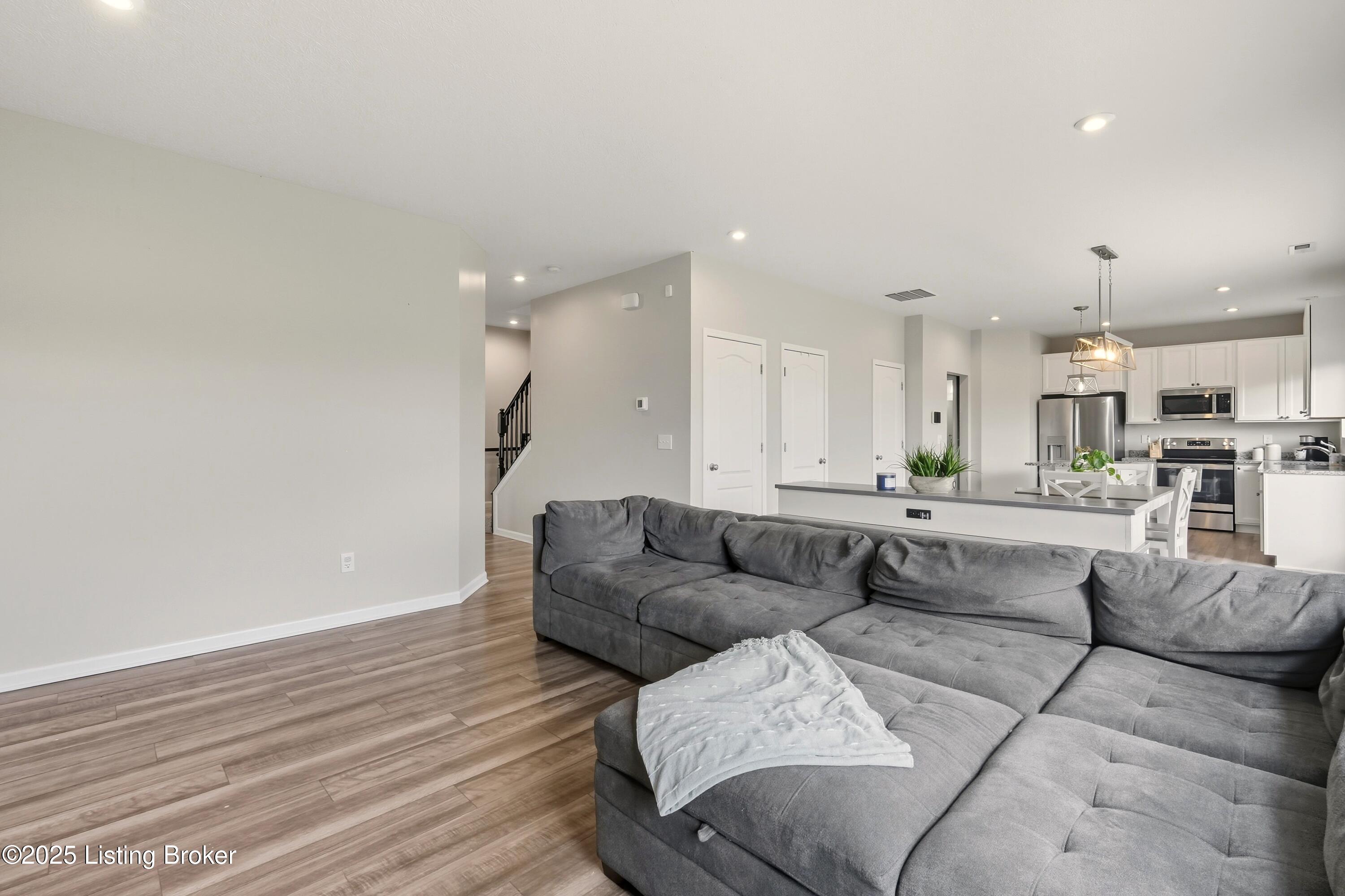112 Peregrine Rd