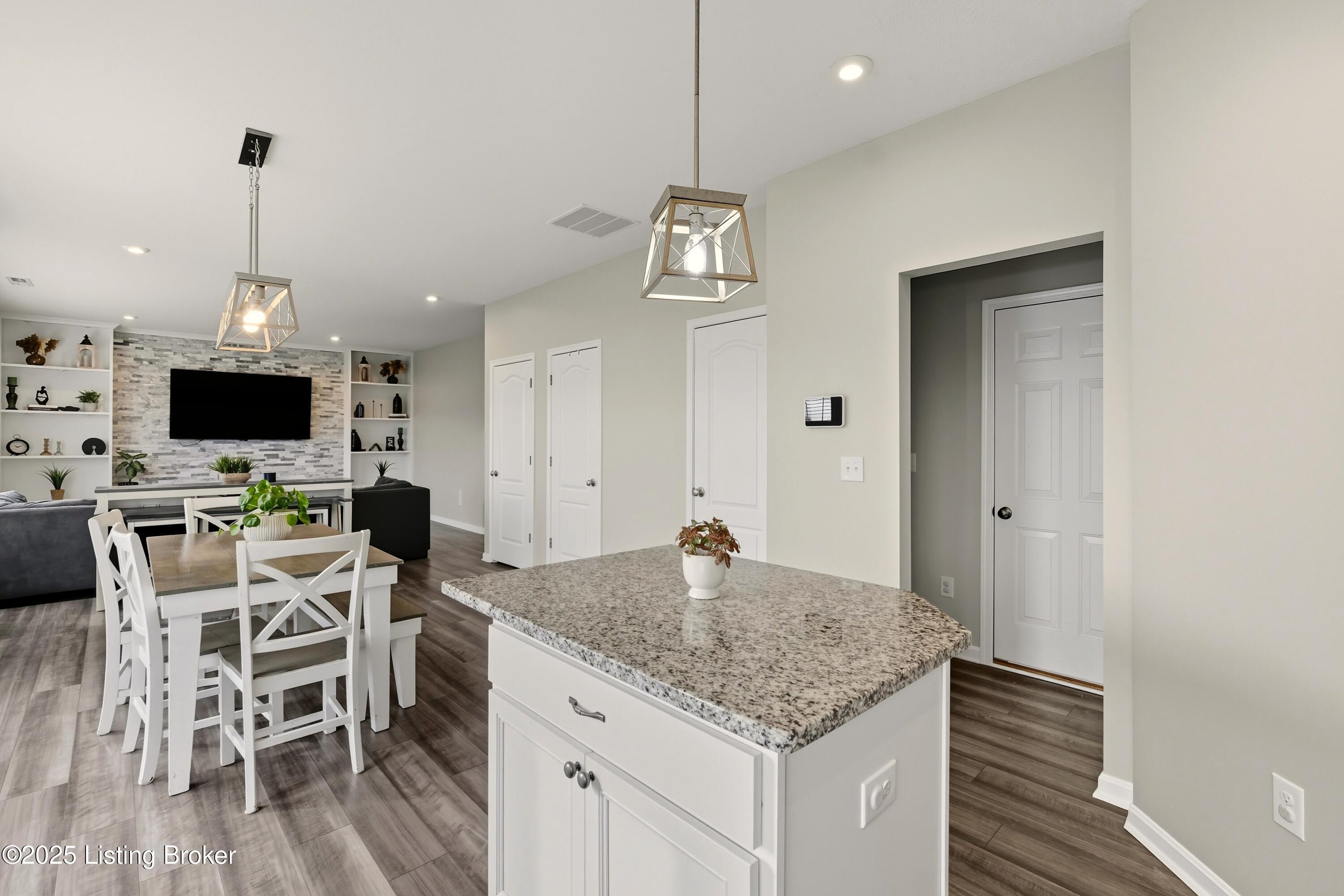 112 Peregrine Rd