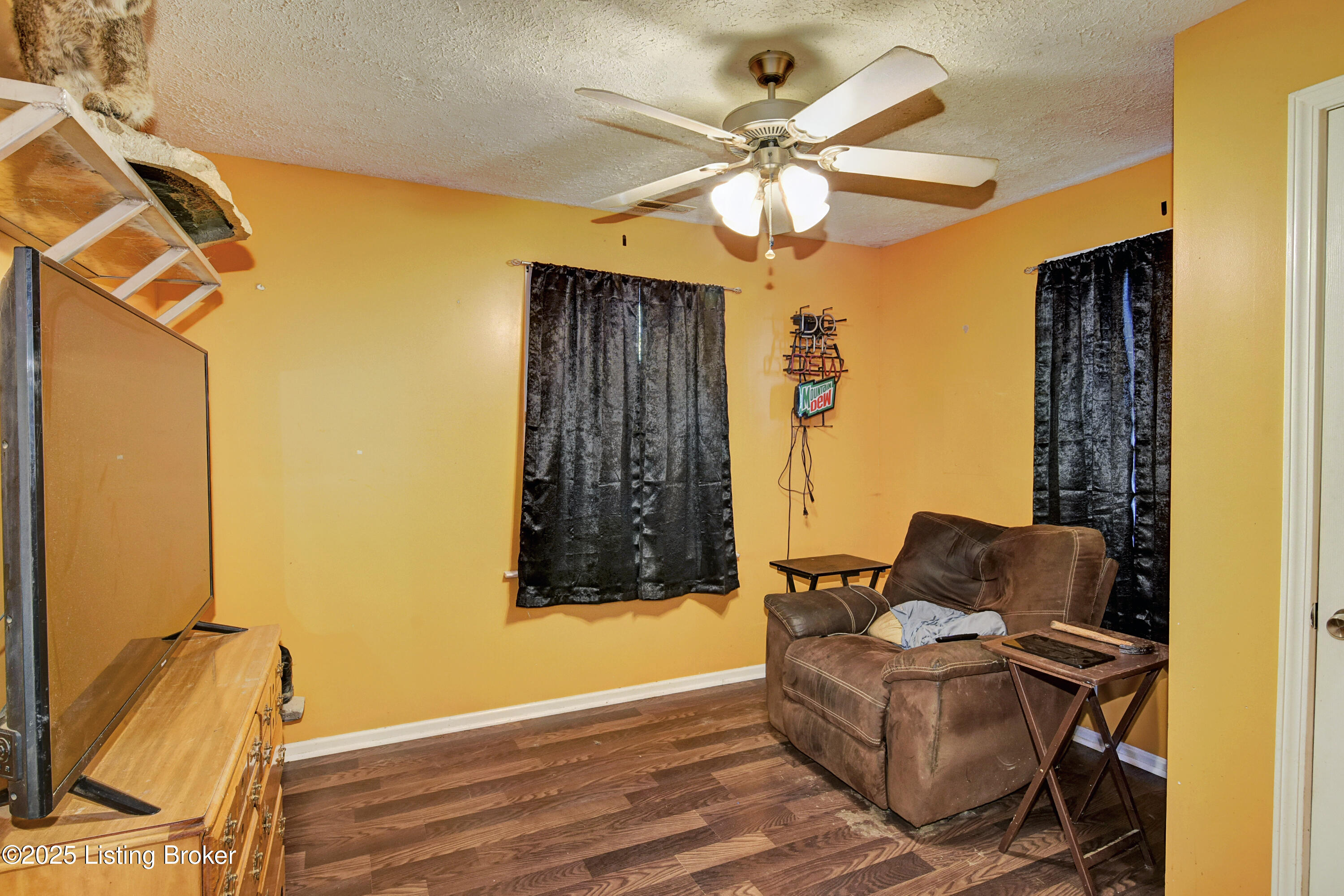 1127 Lillian Ave
