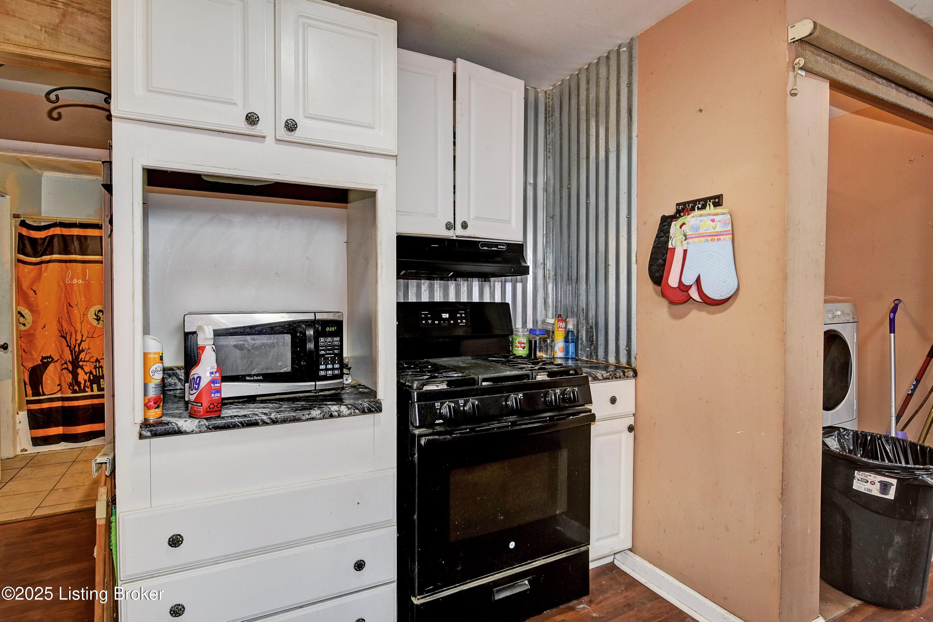 1127 Lillian Ave