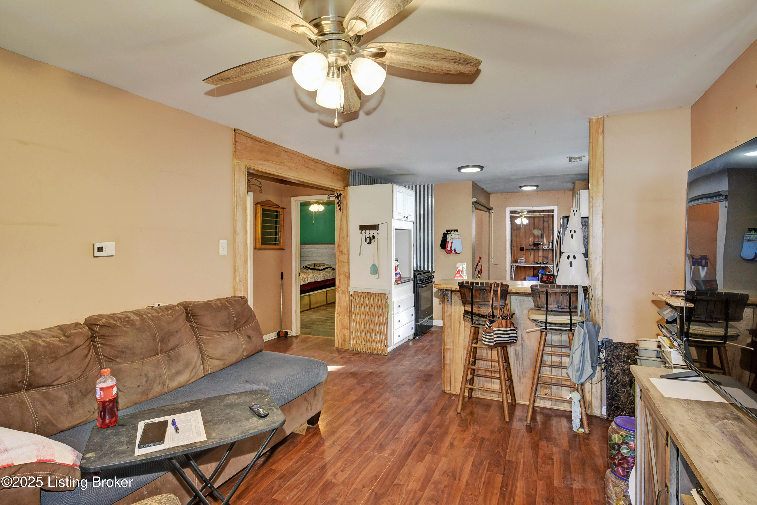 1127 Lillian Ave