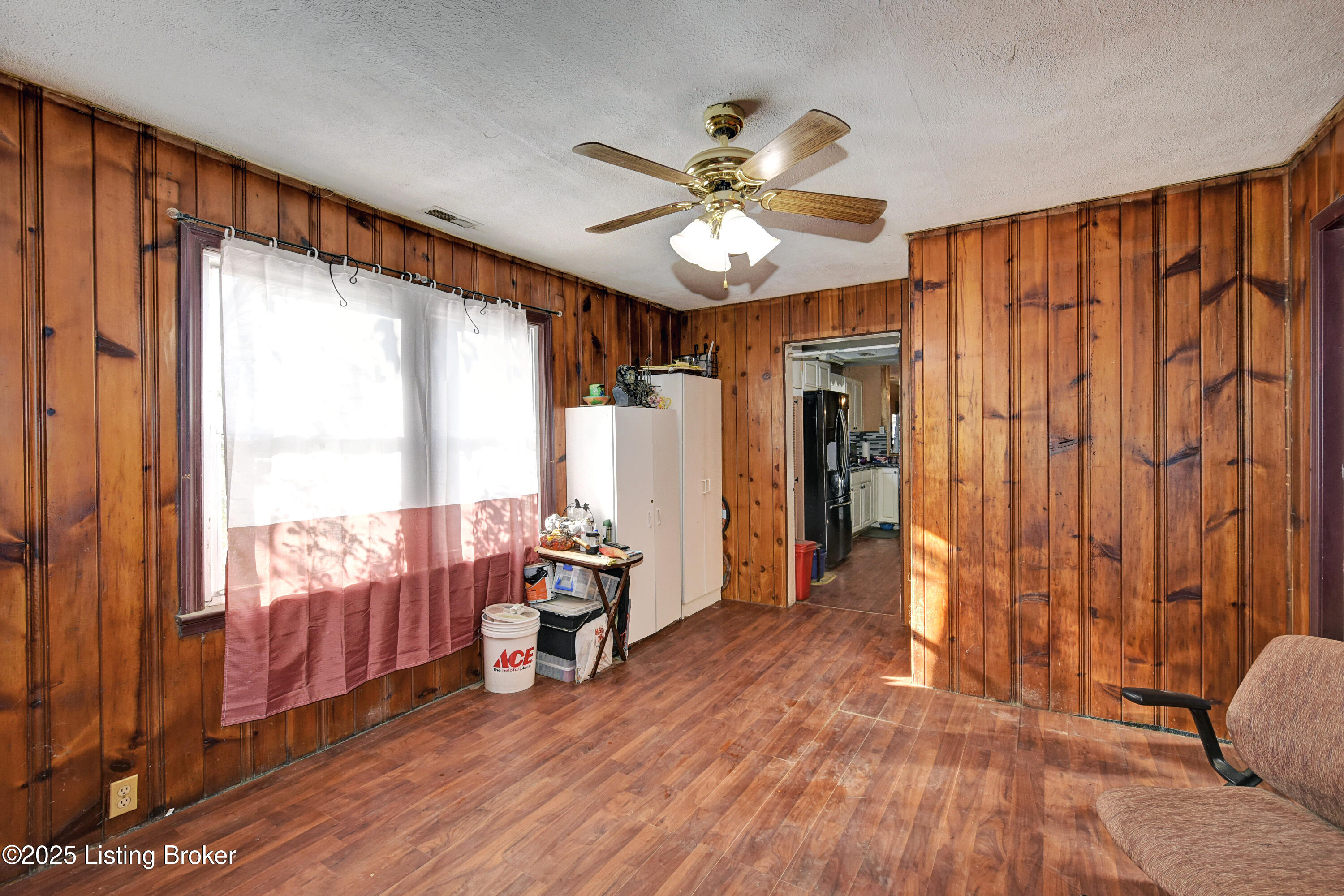 1127 Lillian Ave