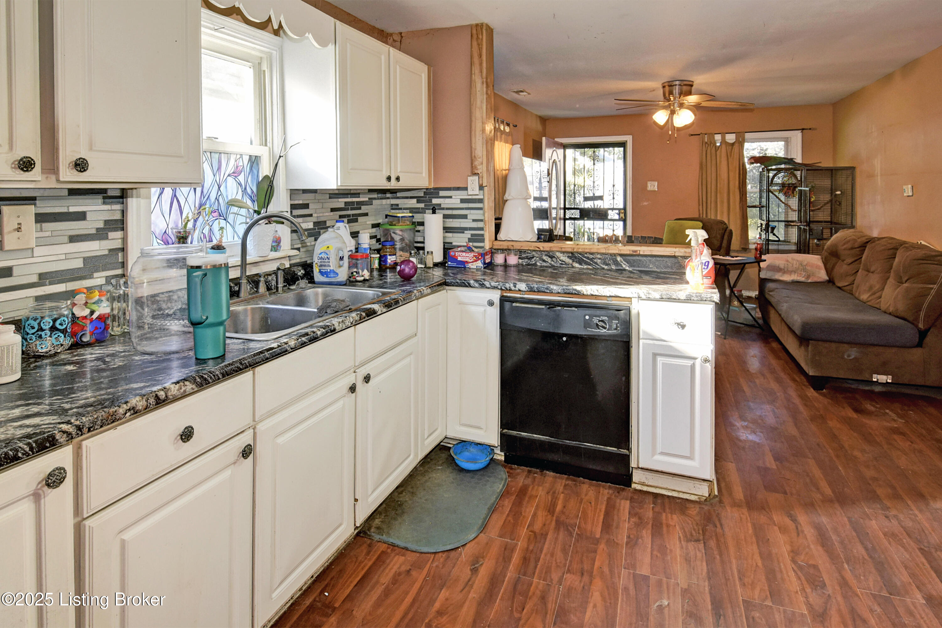 1127 Lillian Ave