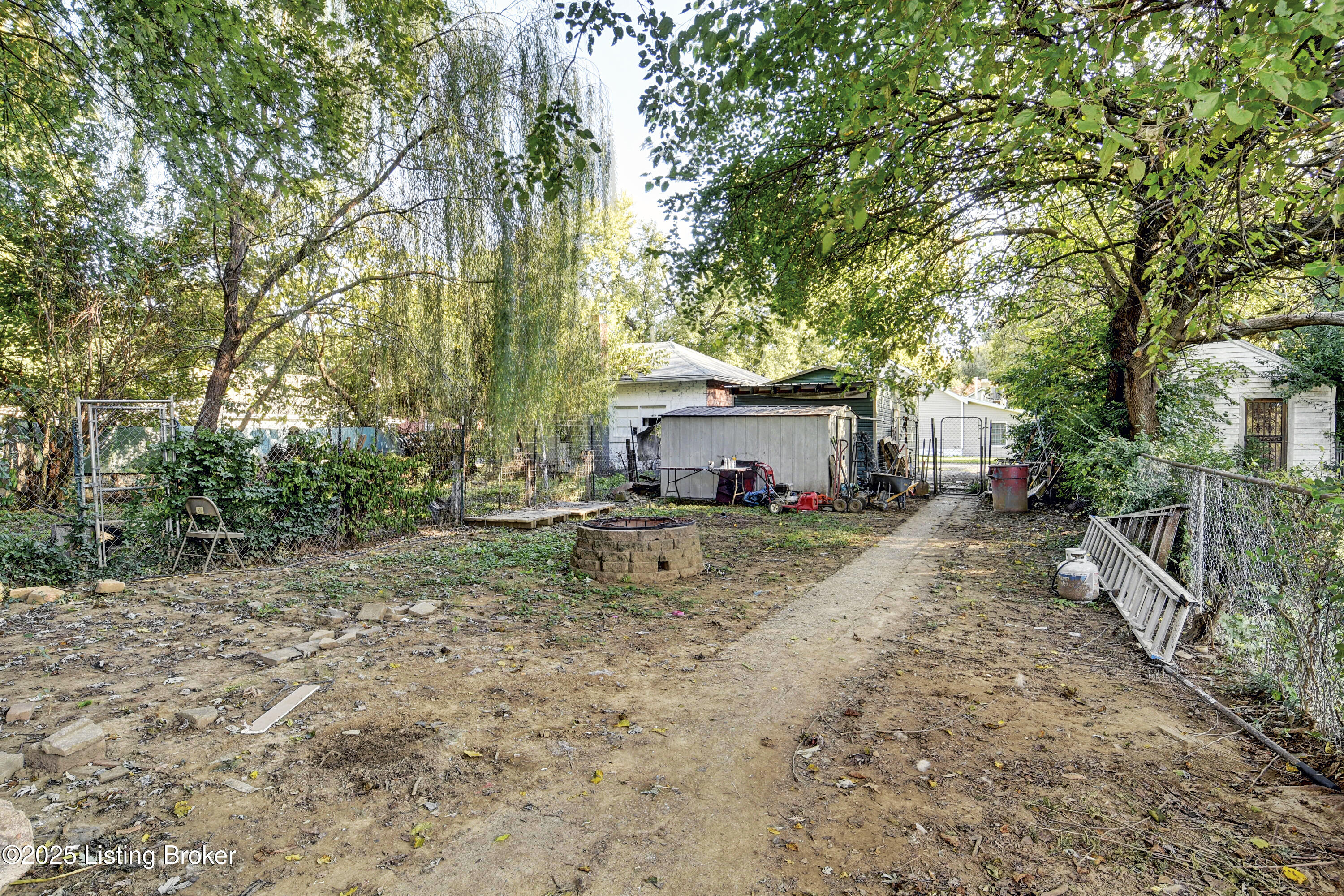 1127 Lillian Ave