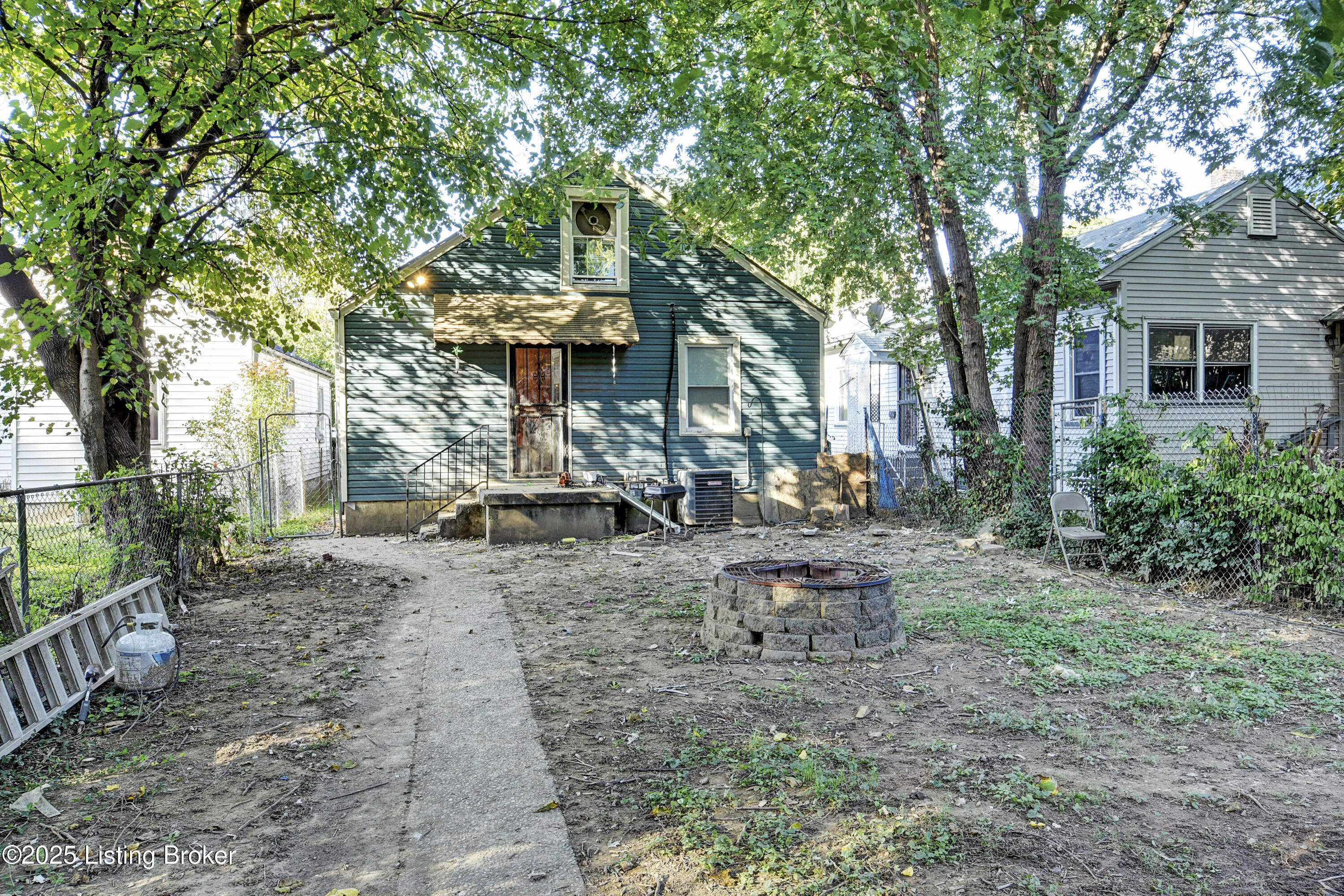 1127 Lillian Ave