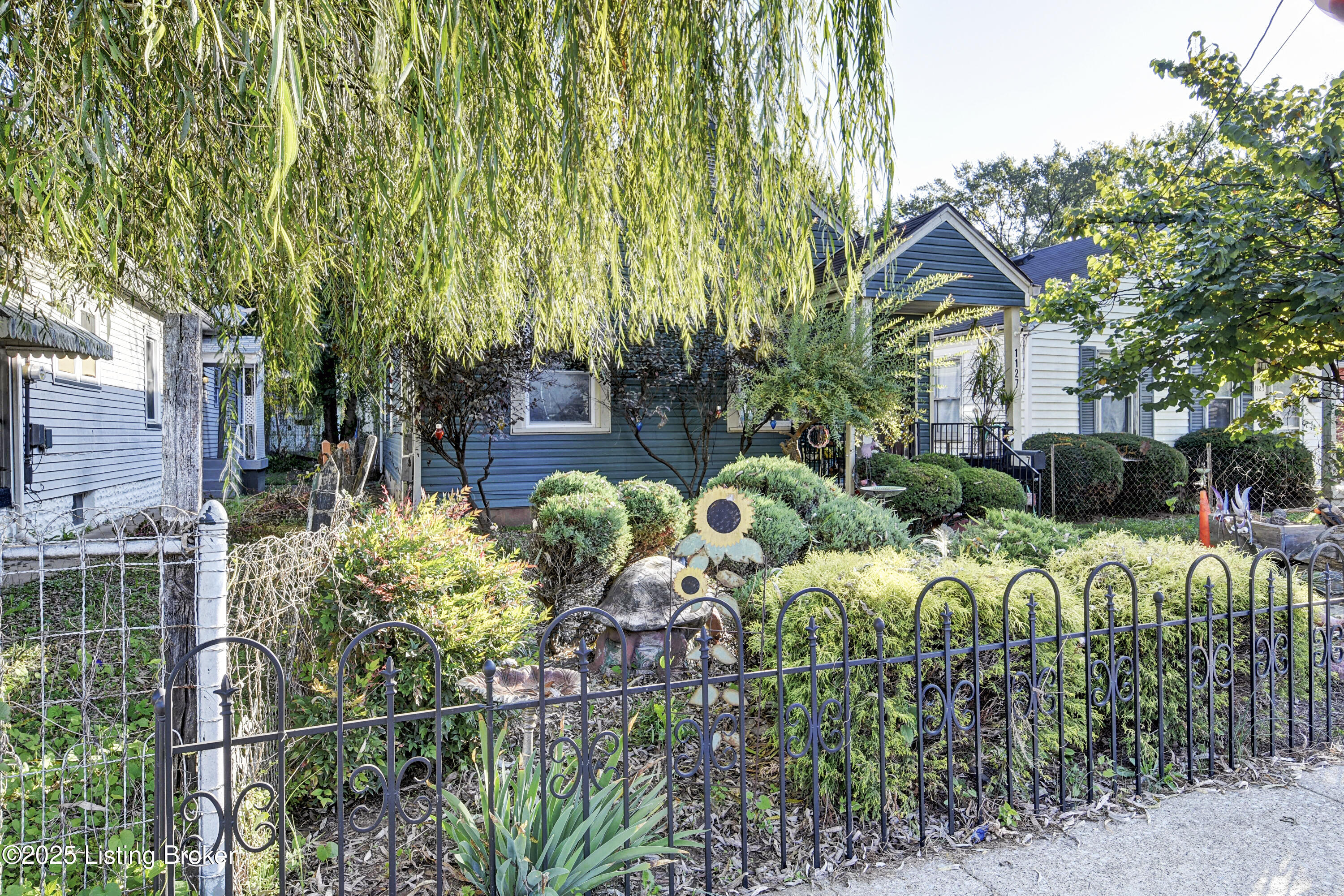 1127 Lillian Ave