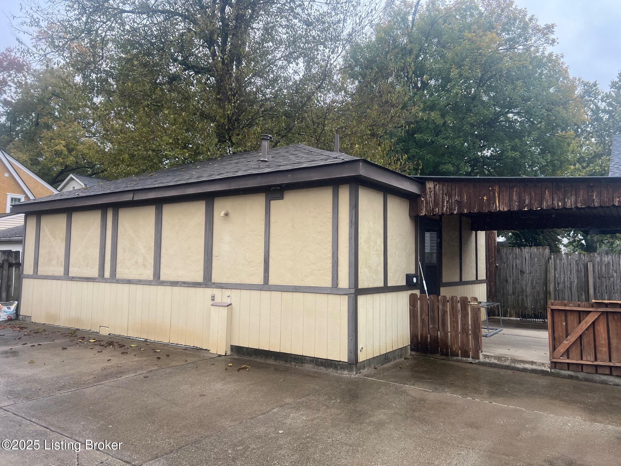 2825 Preston Hwy