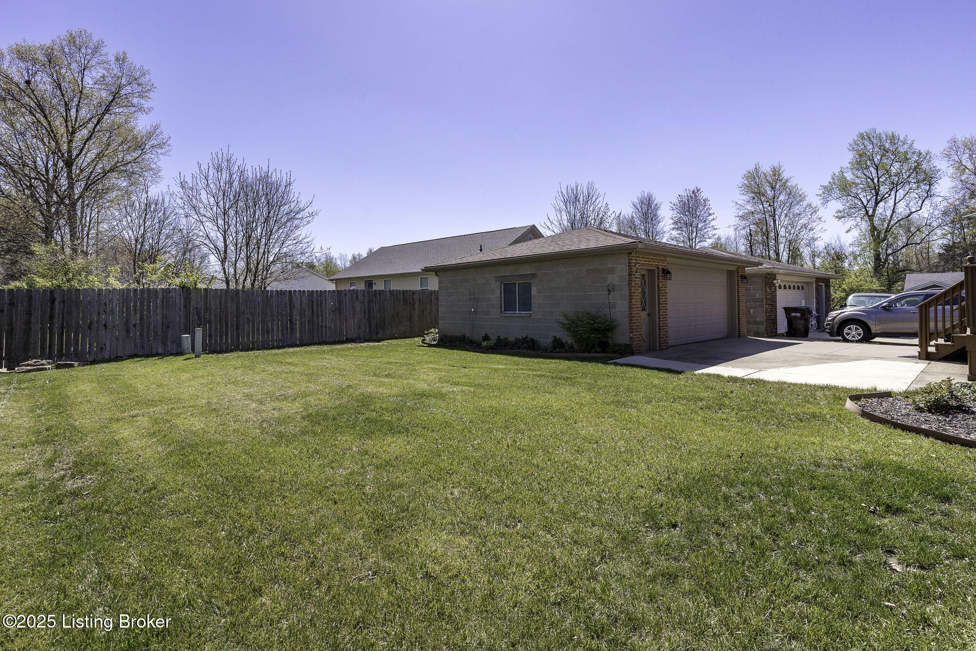 5903 Bucks Ln