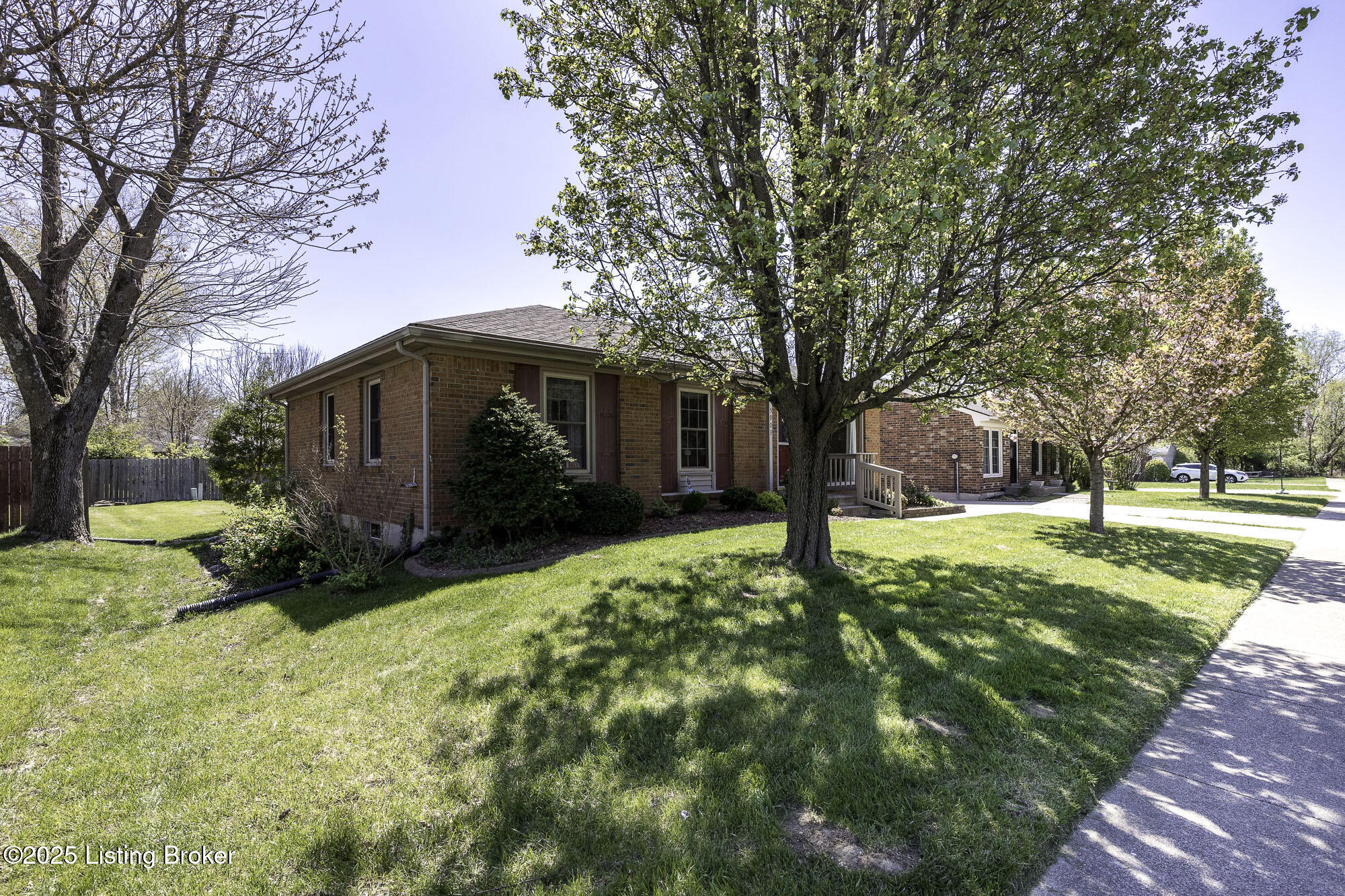 5903 Bucks Ln