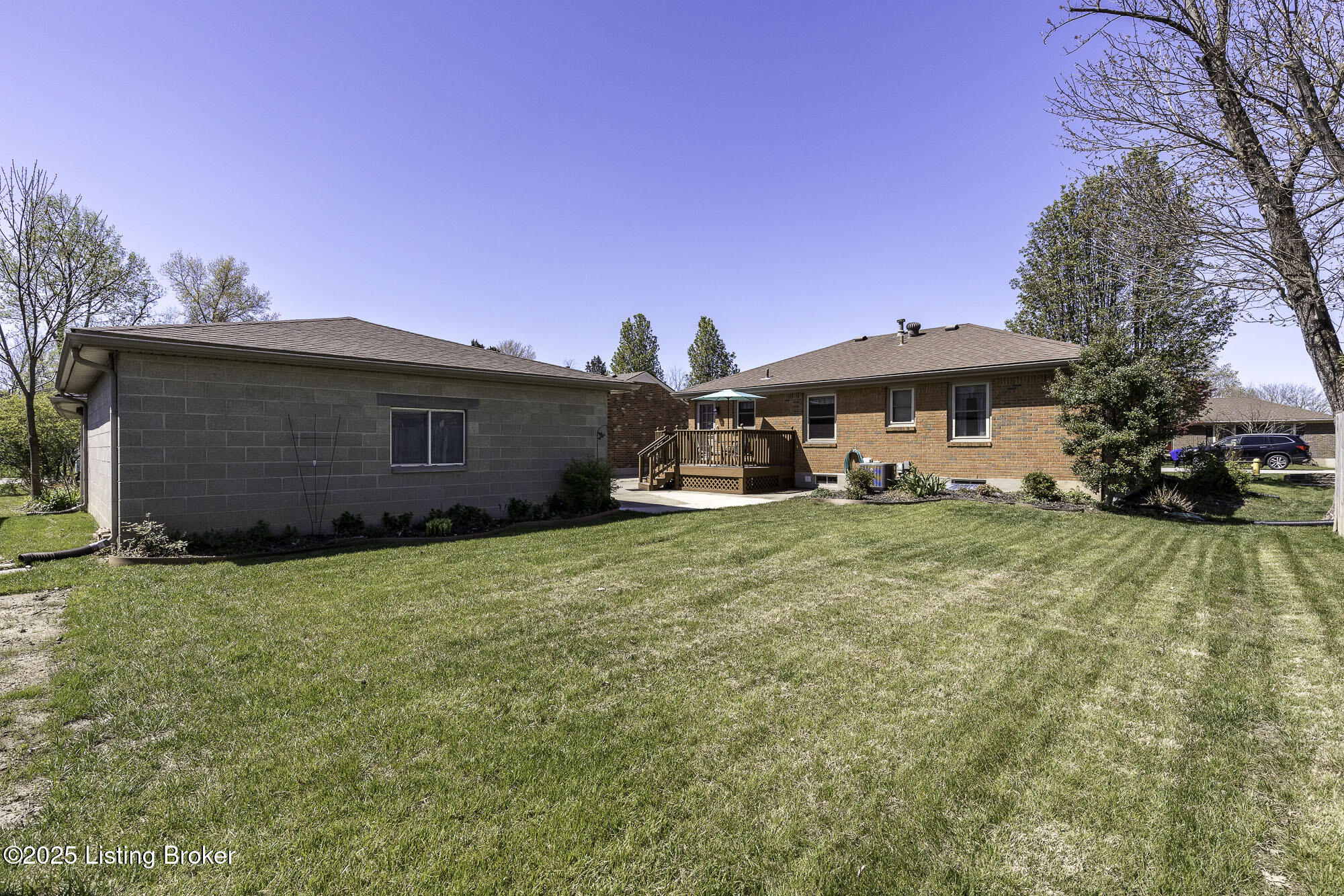 5903 Bucks Ln