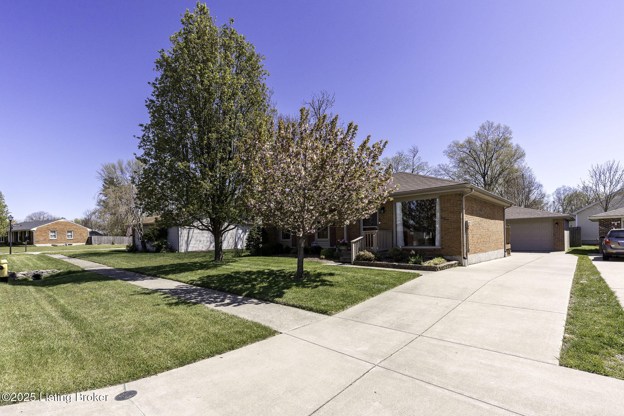 5903 Bucks Ln