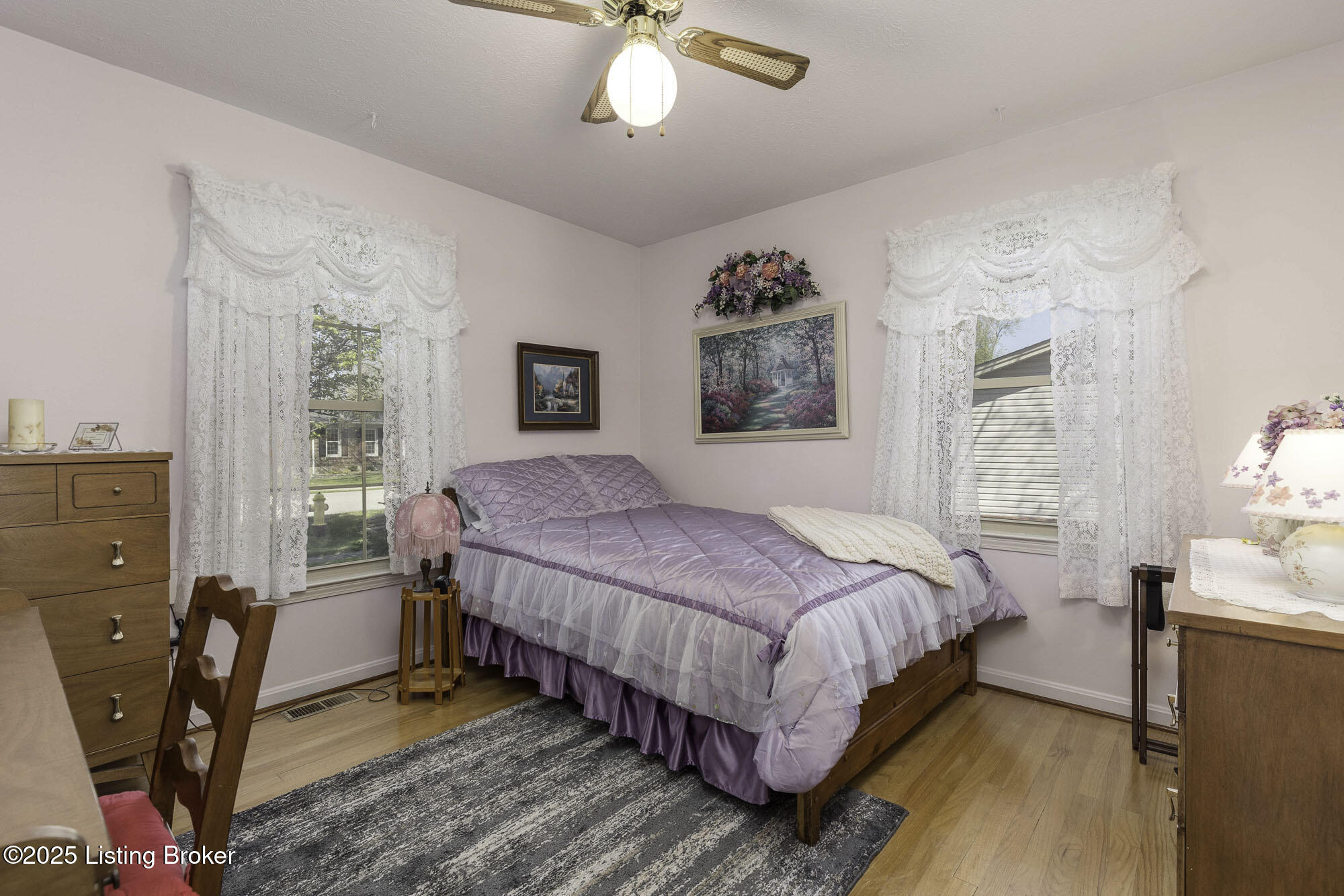 5903 Bucks Ln