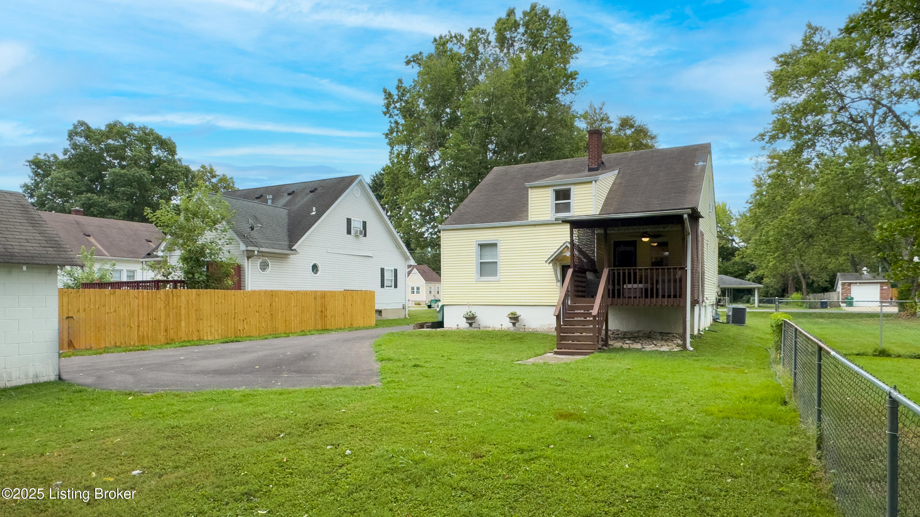2107 Auburn Dr