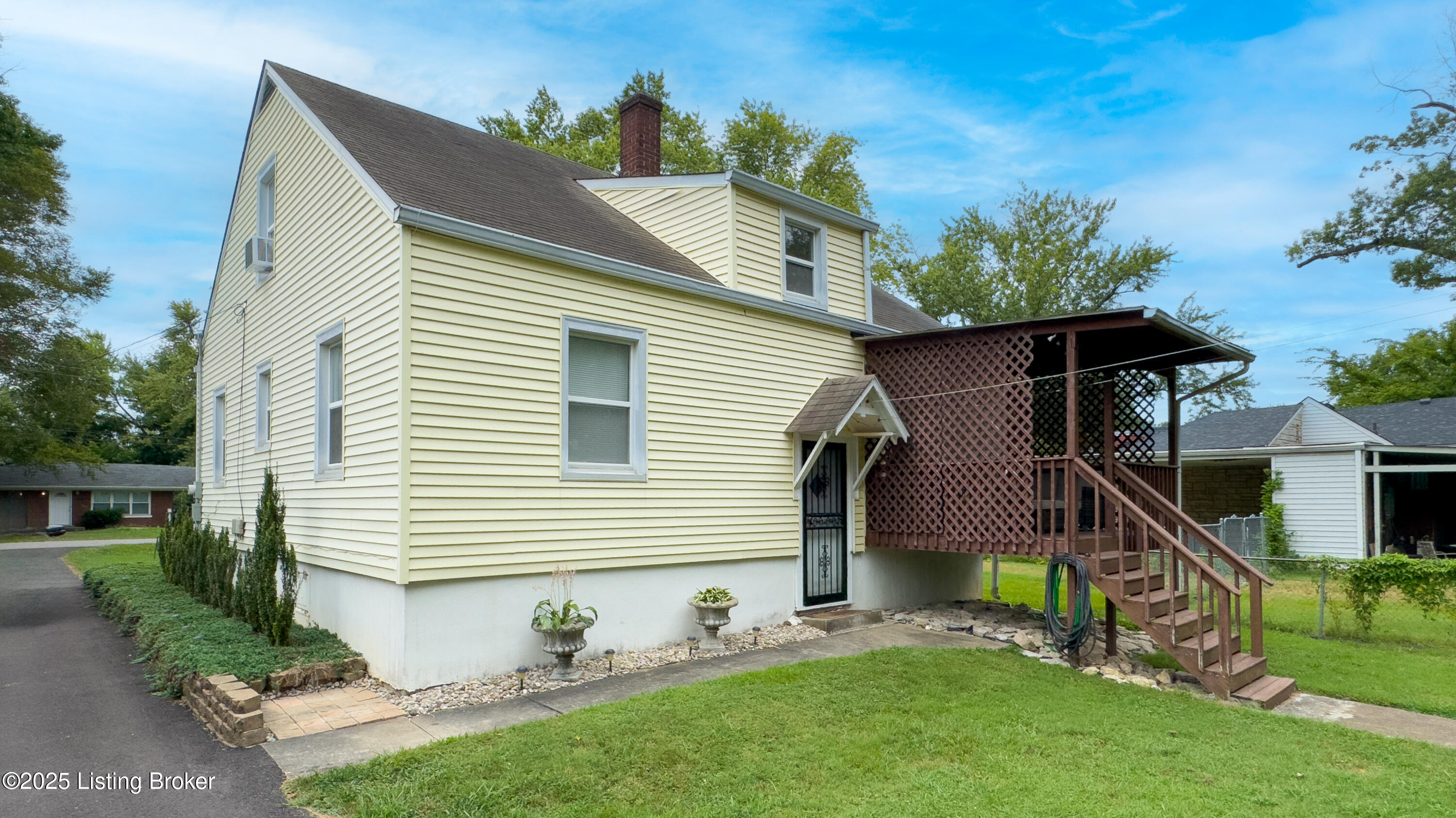2107 Auburn Dr