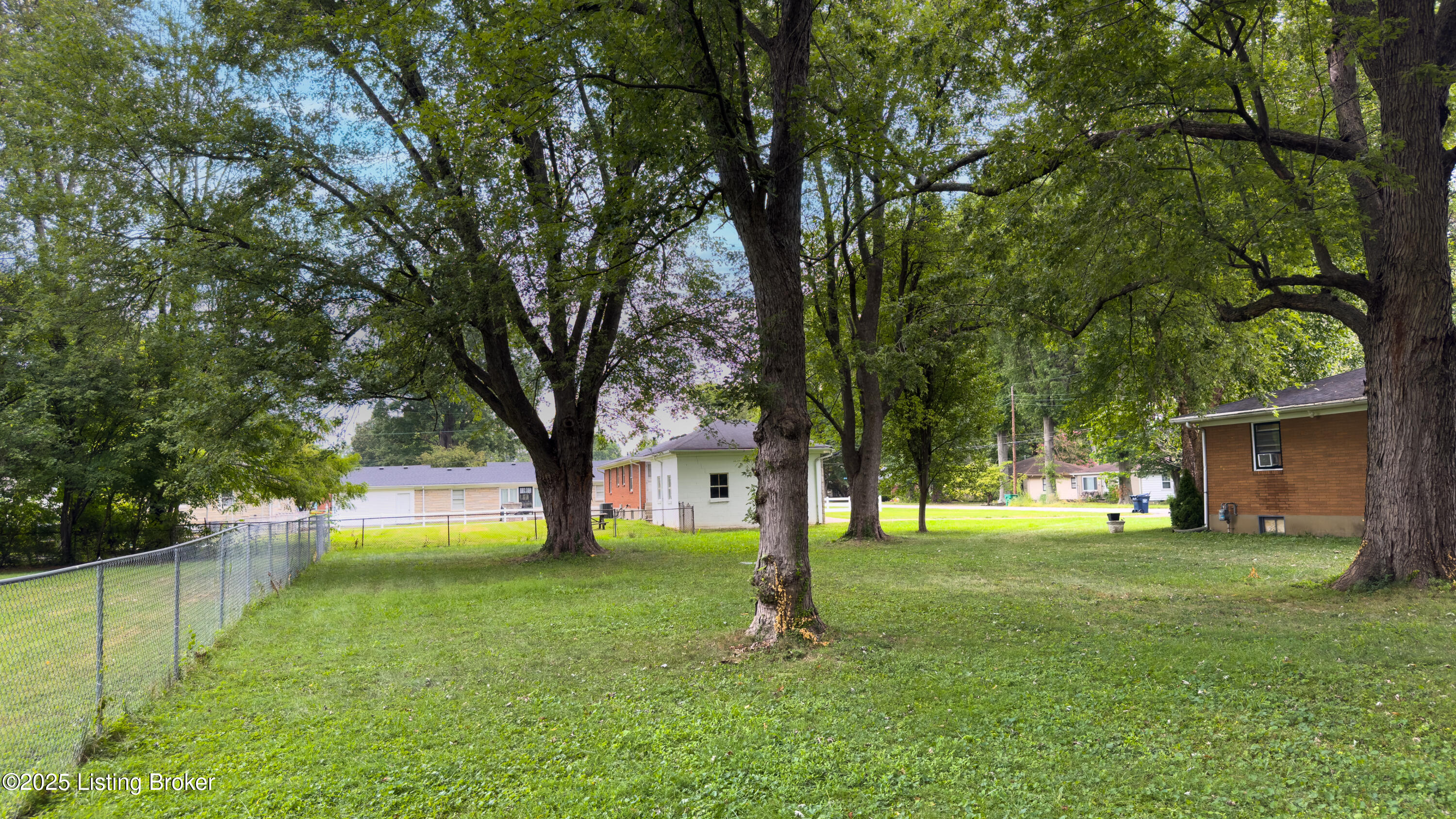 2107 Auburn Dr