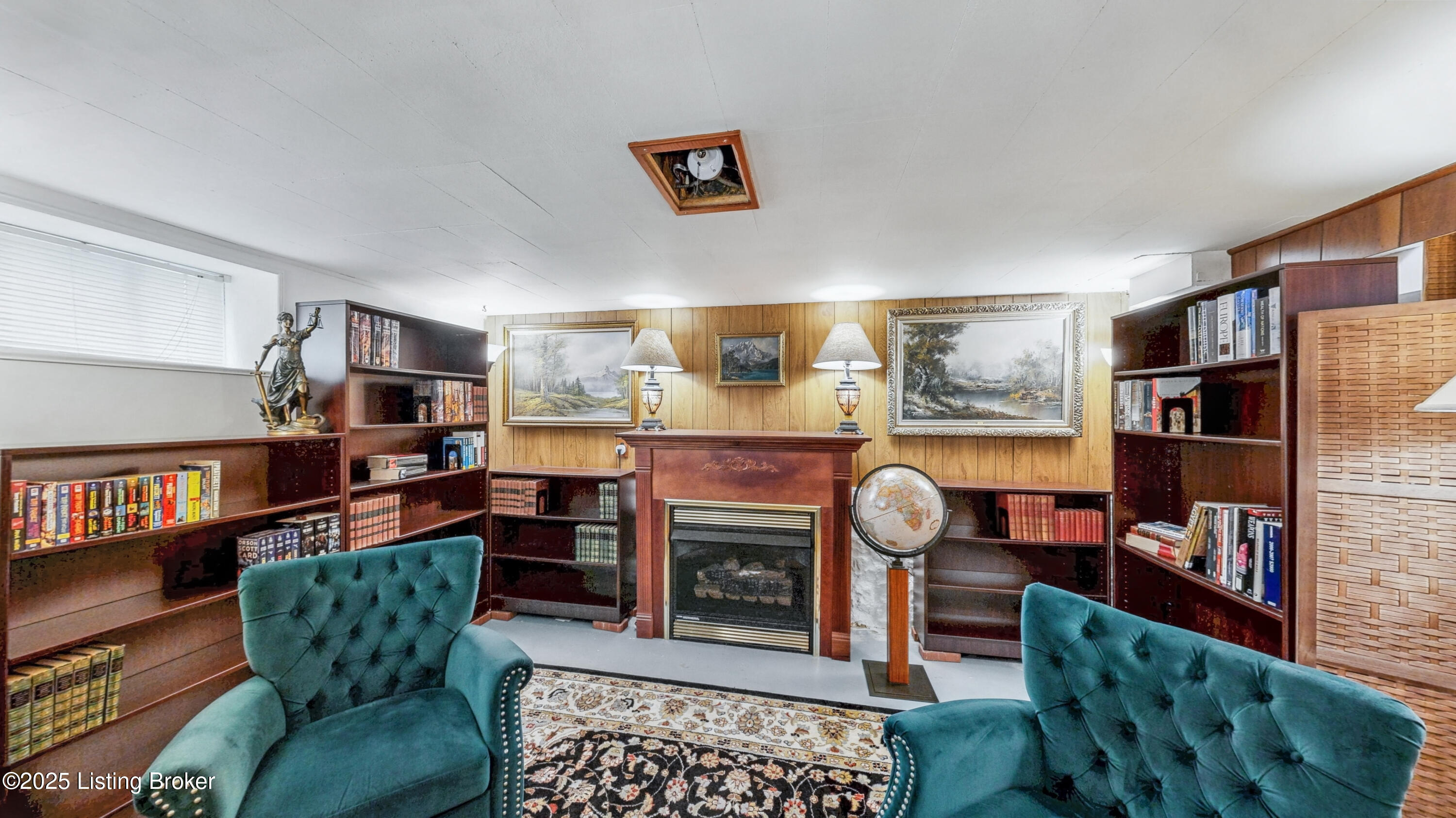 2107 Auburn Dr