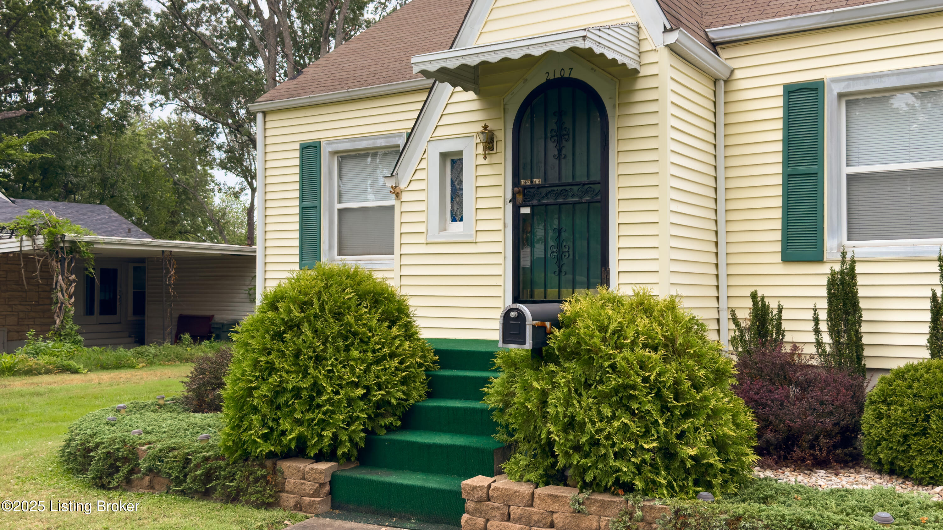 2107 Auburn Dr