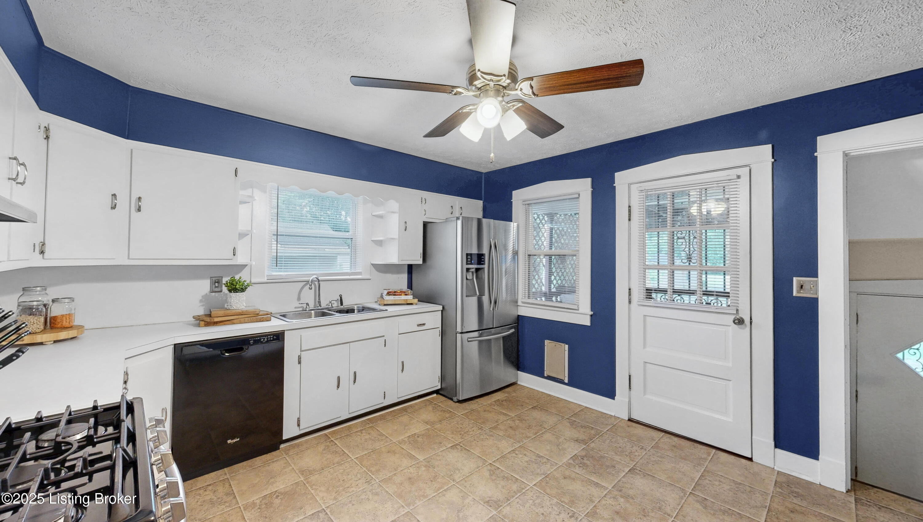 2107 Auburn Dr