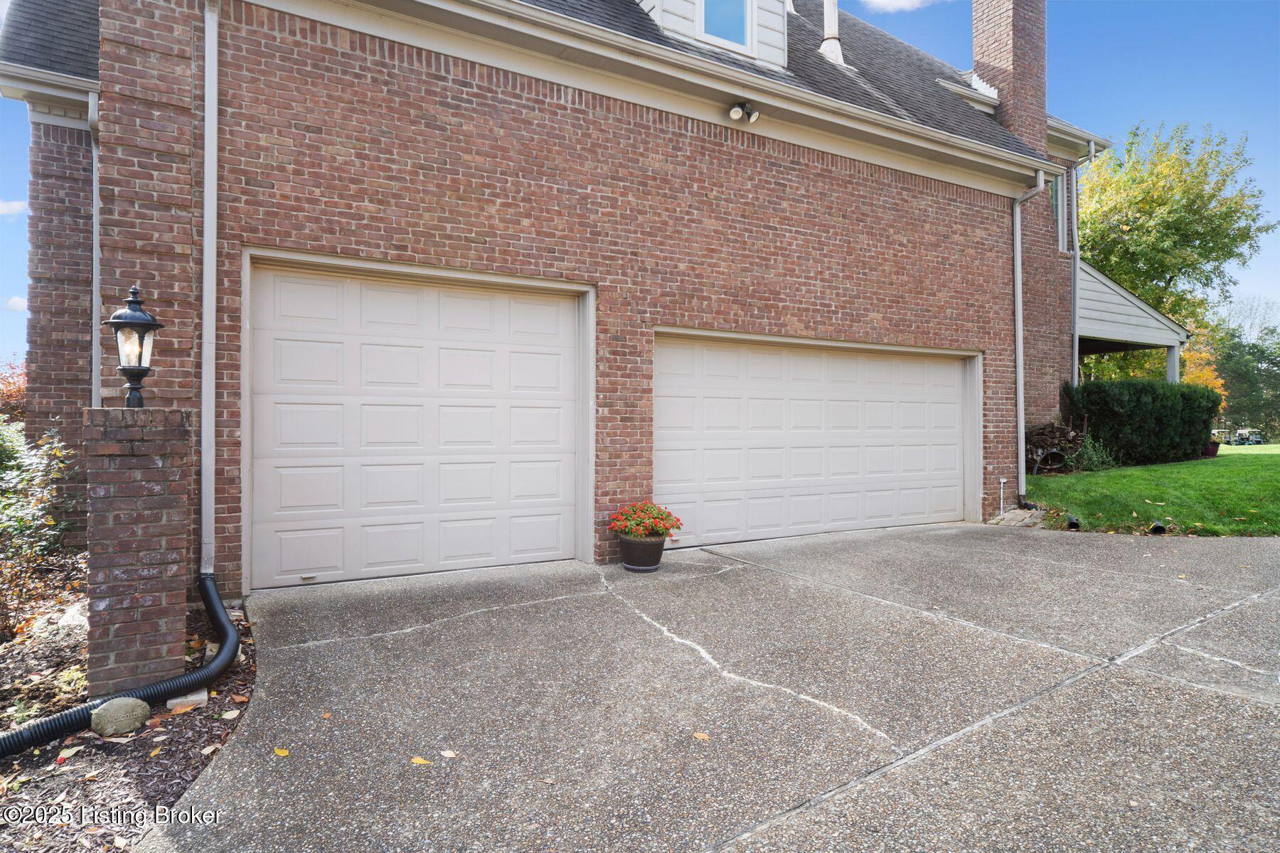 14907 Forest Oaks Dr