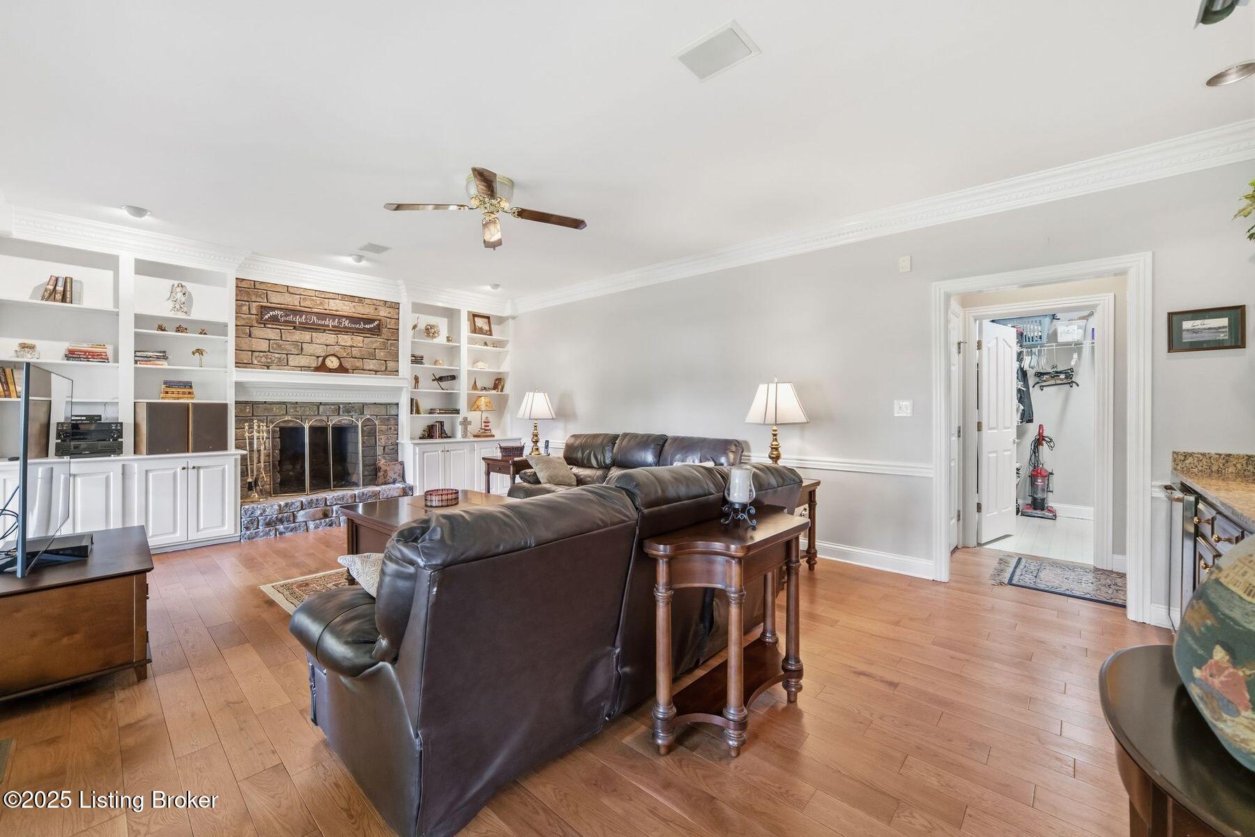 14907 Forest Oaks Dr