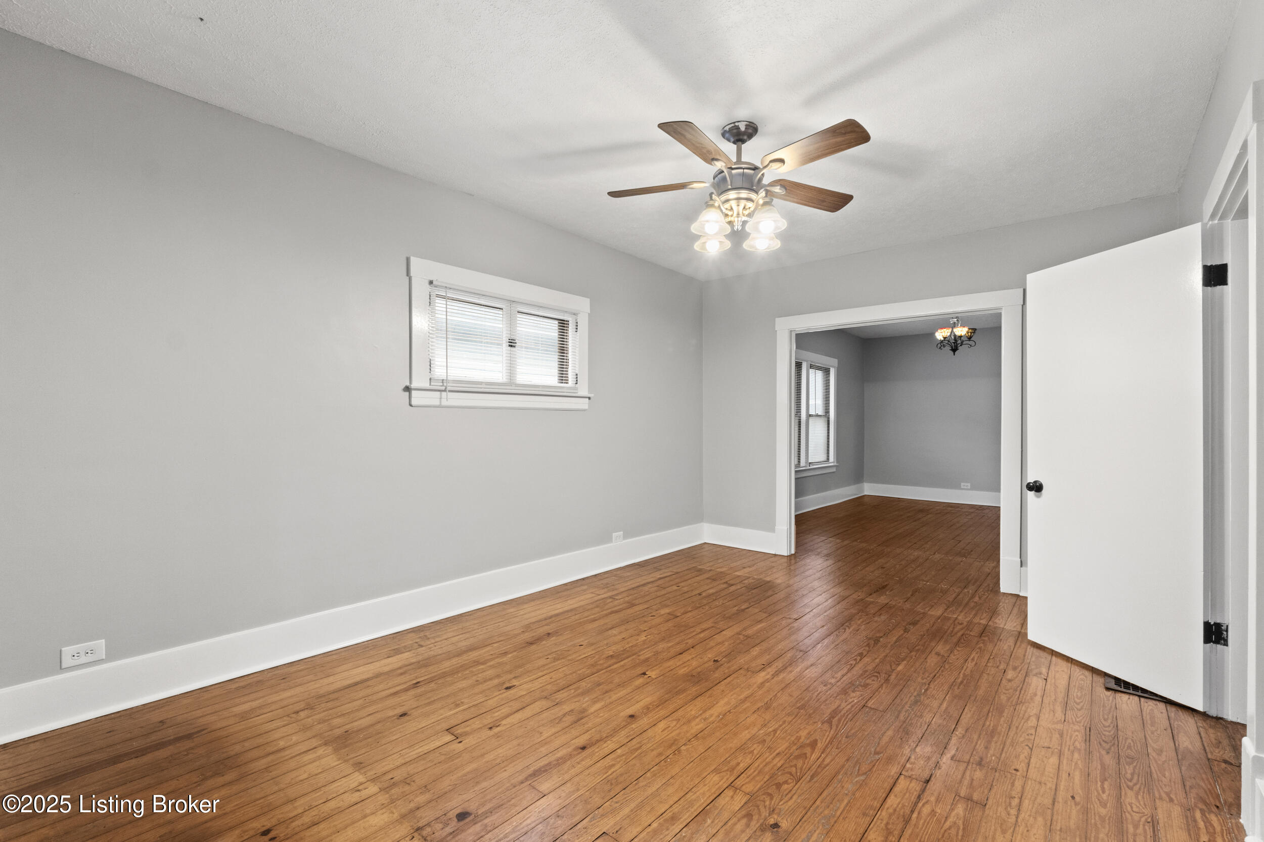 109 E Garrett St