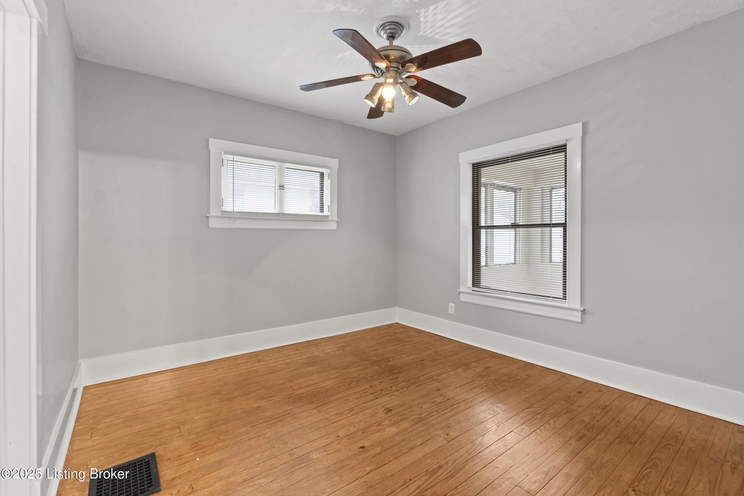 109 E Garrett St