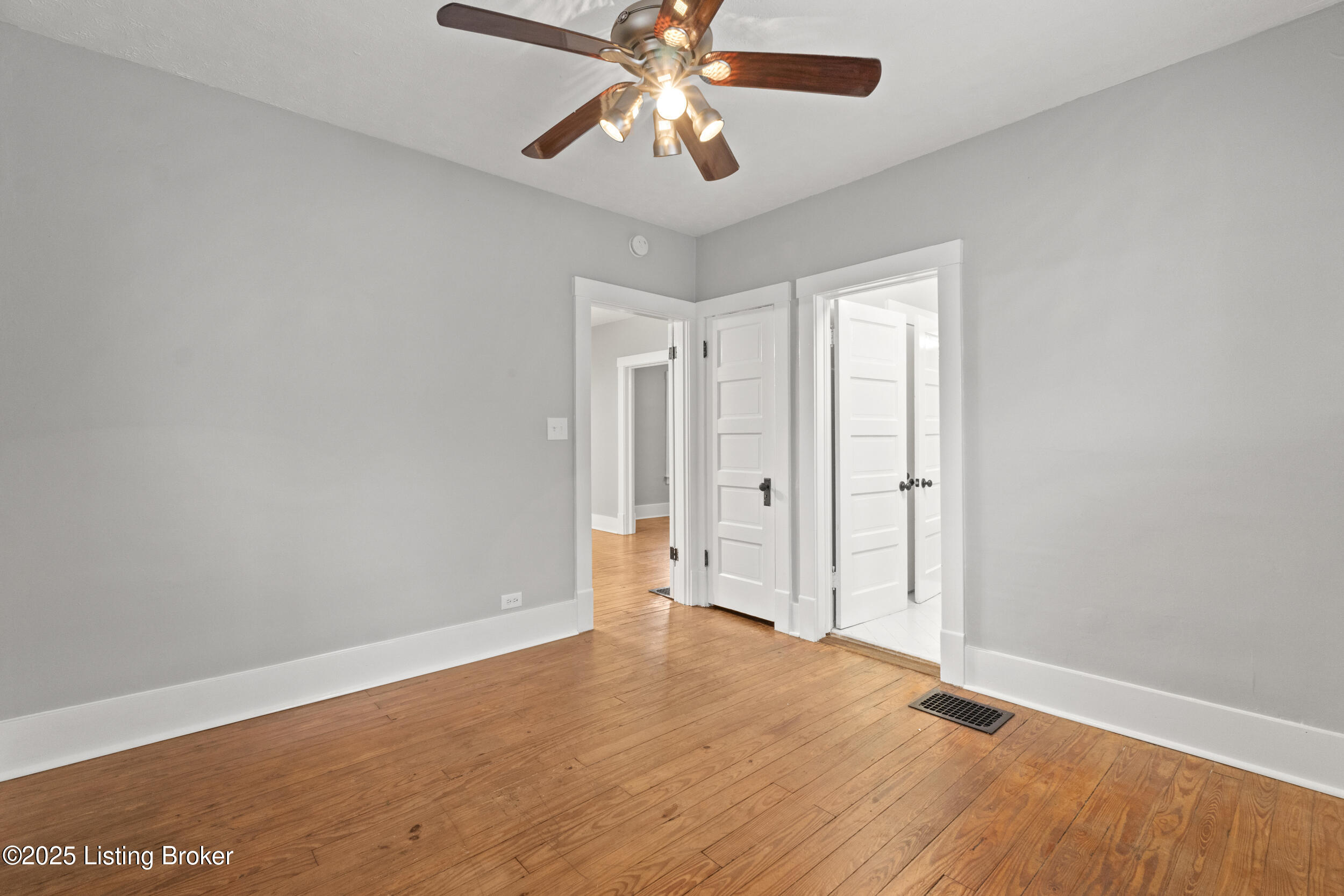 109 E Garrett St