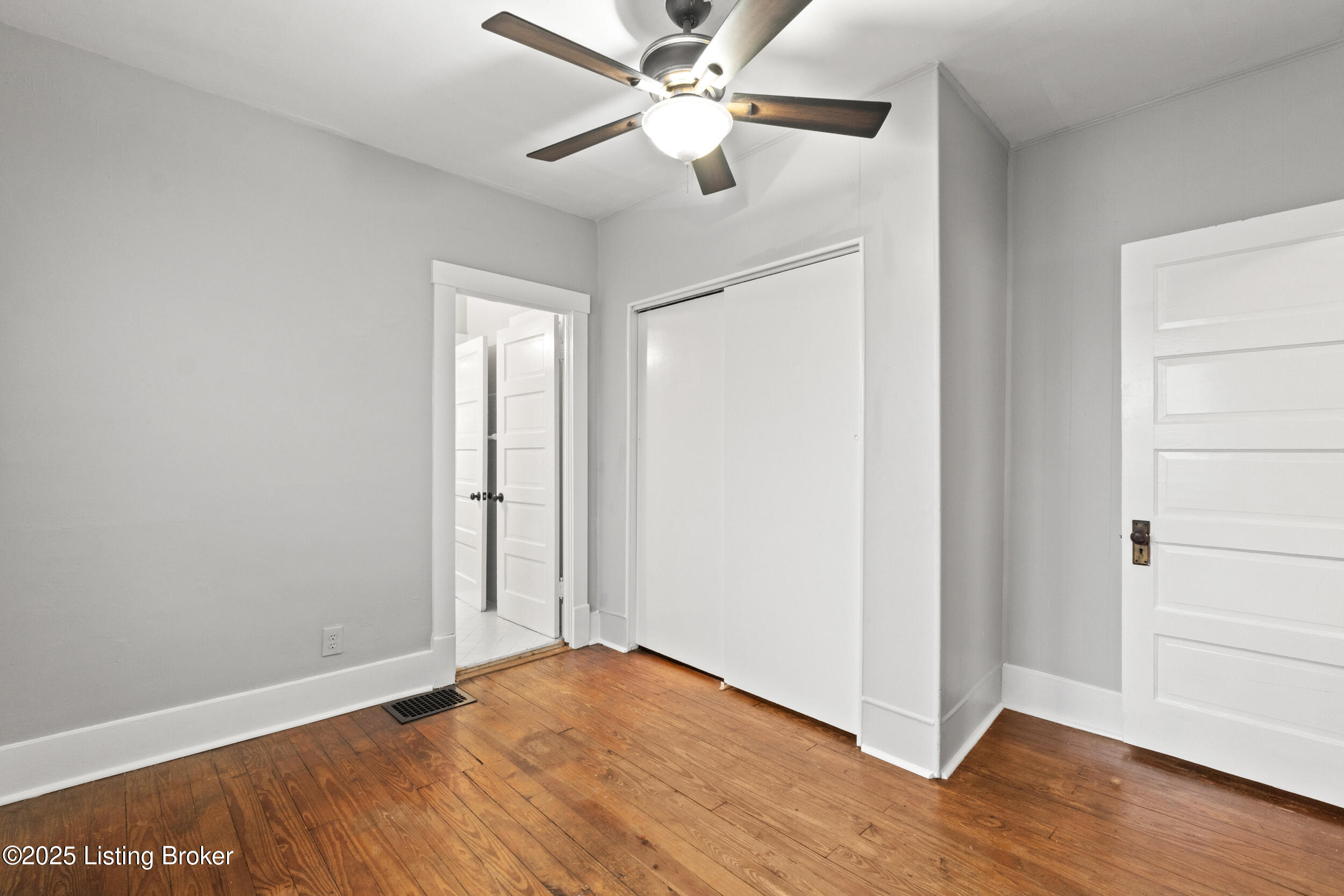 109 E Garrett St