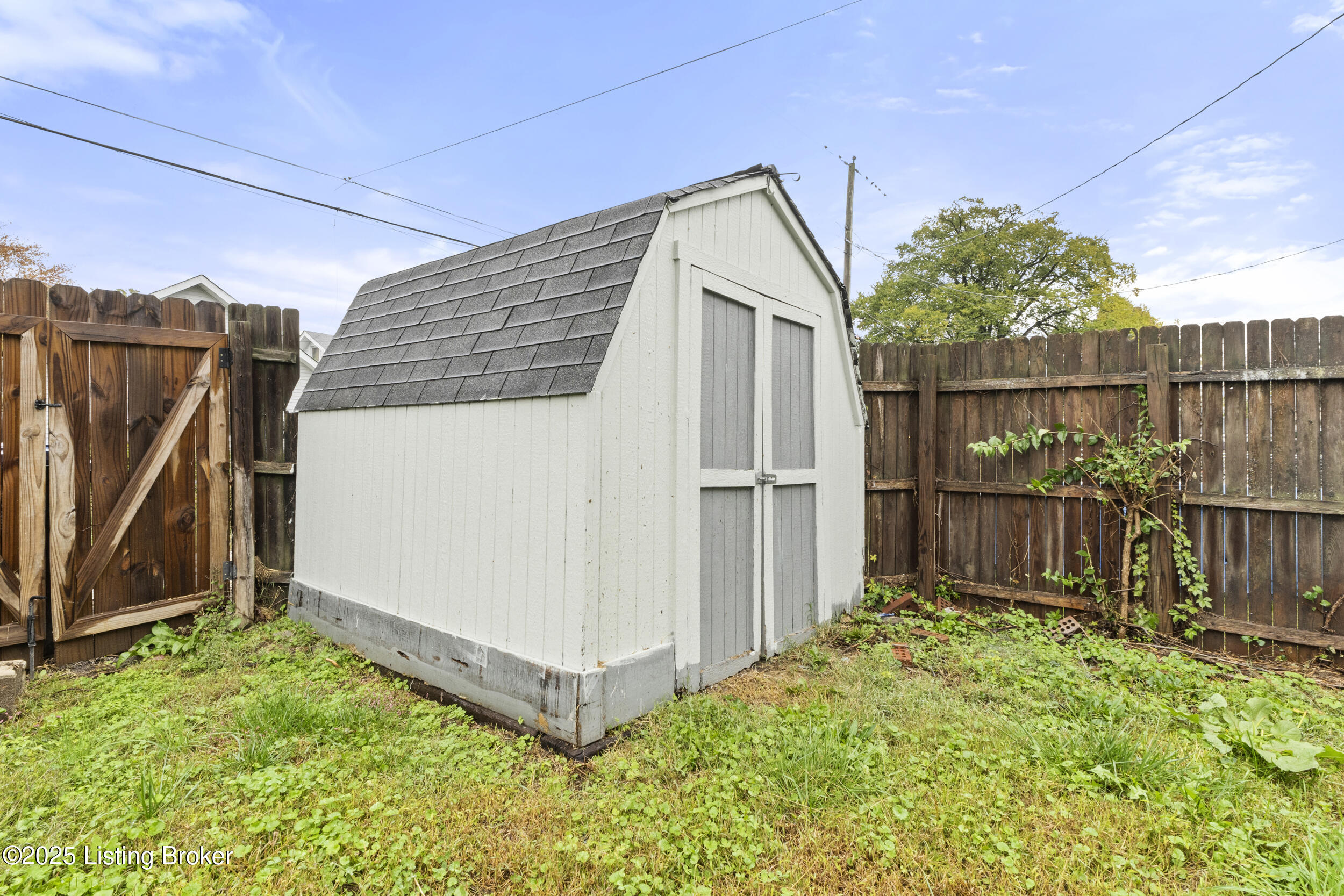 109 E Garrett St