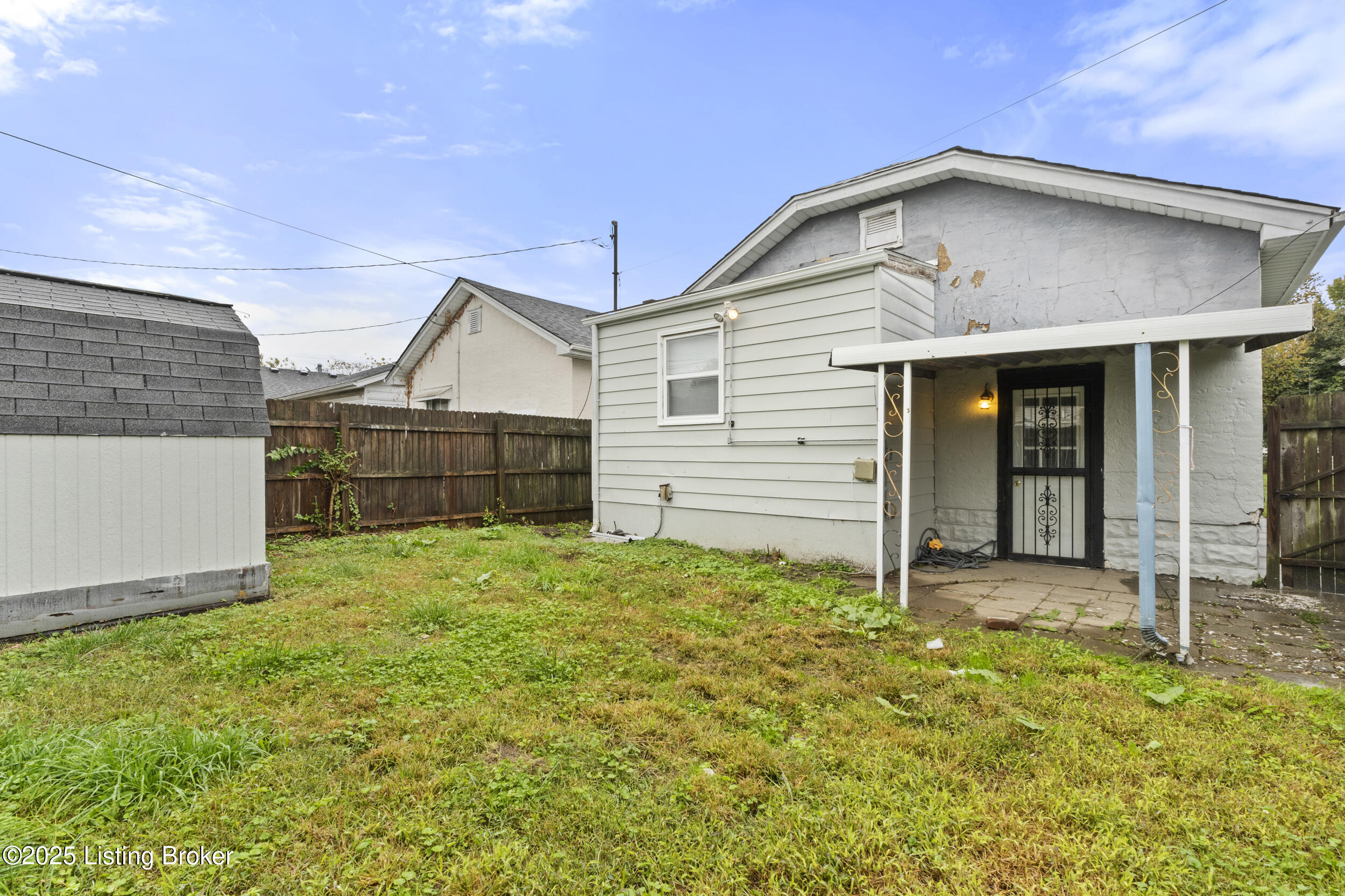 109 E Garrett St