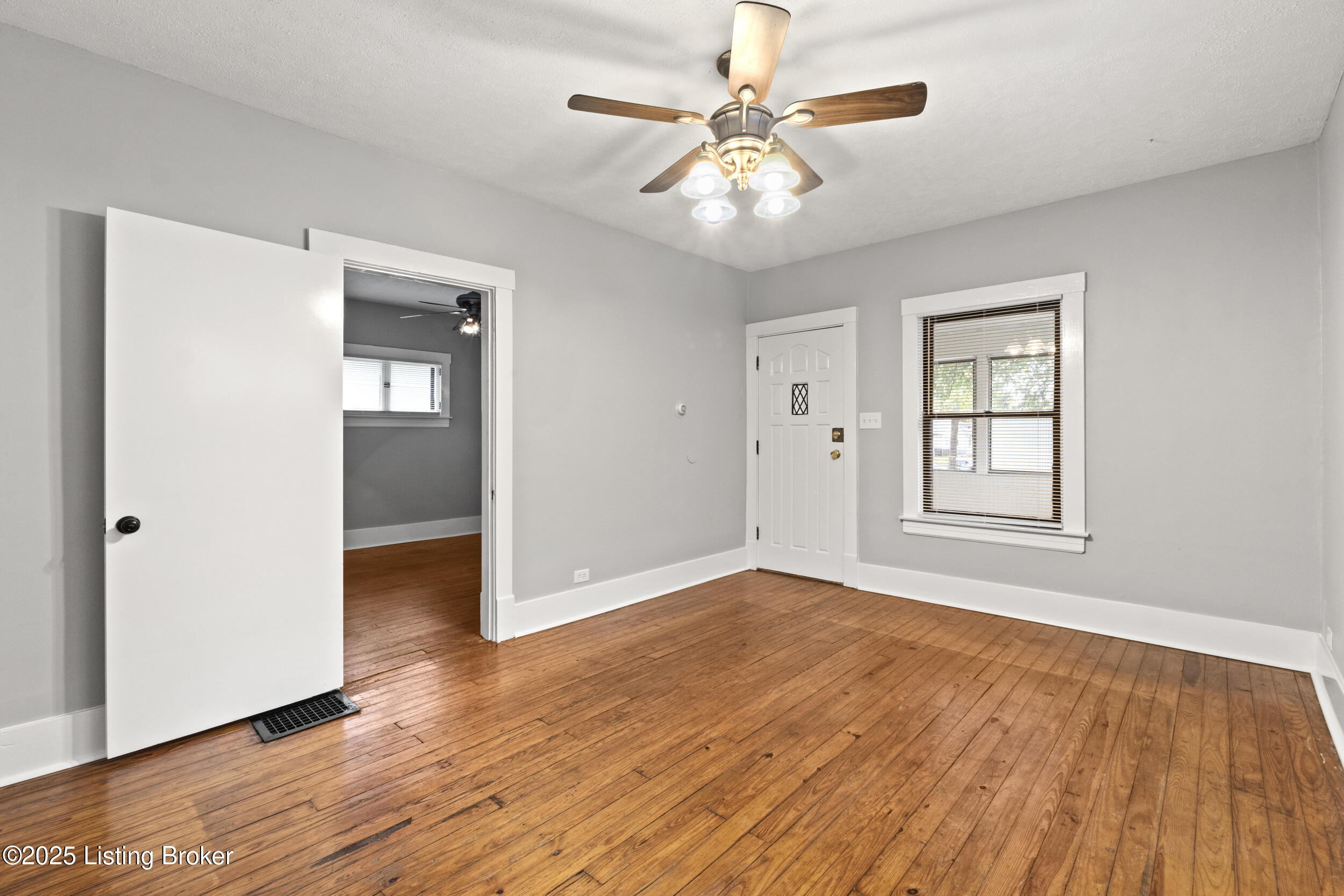 109 E Garrett St