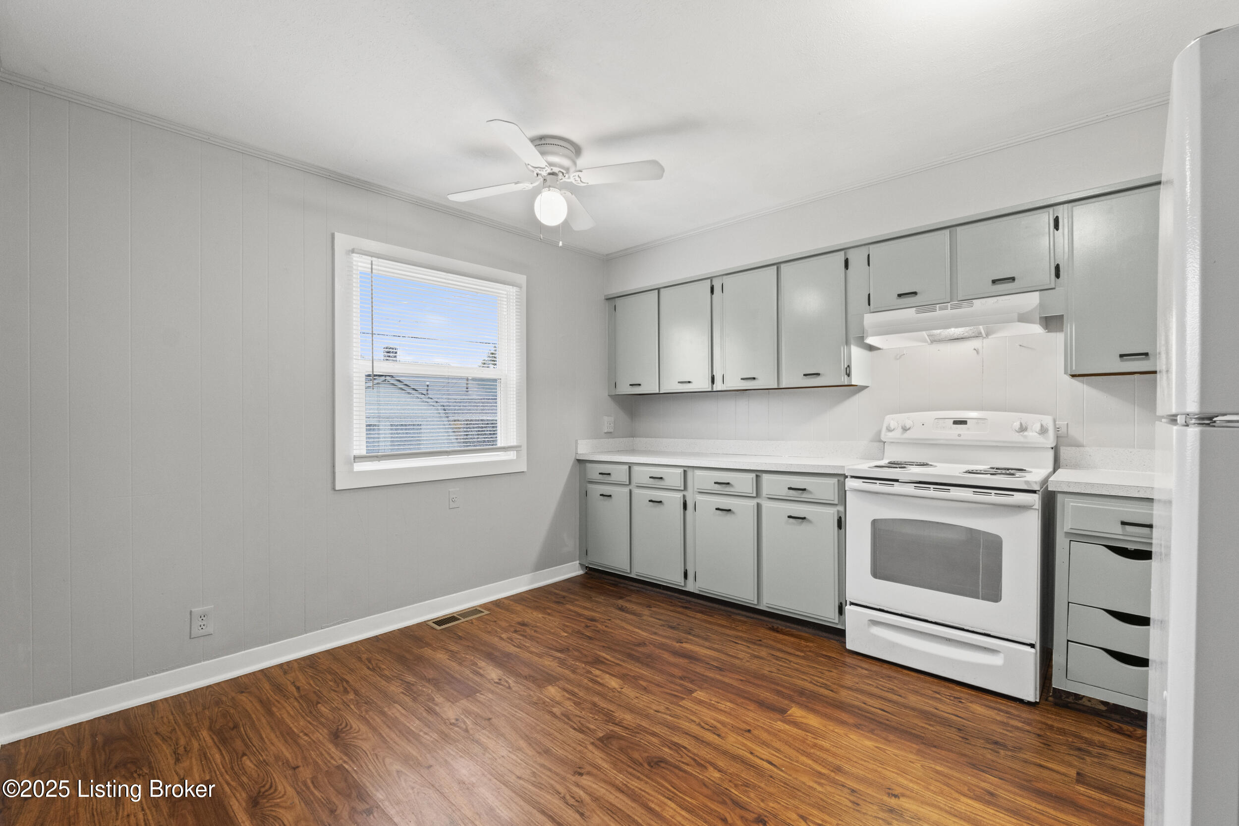 109 E Garrett St
