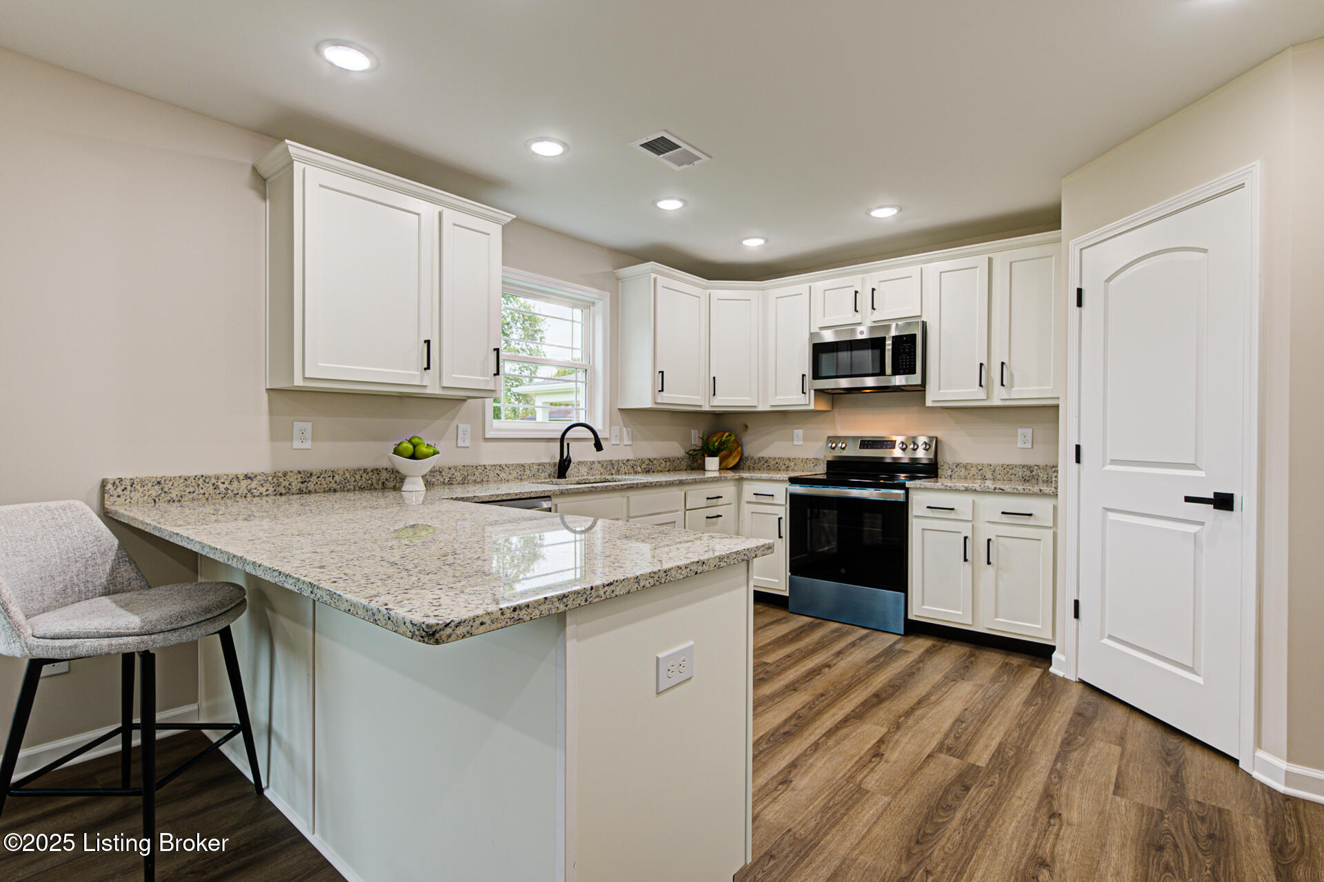 7204 Jacks Landing