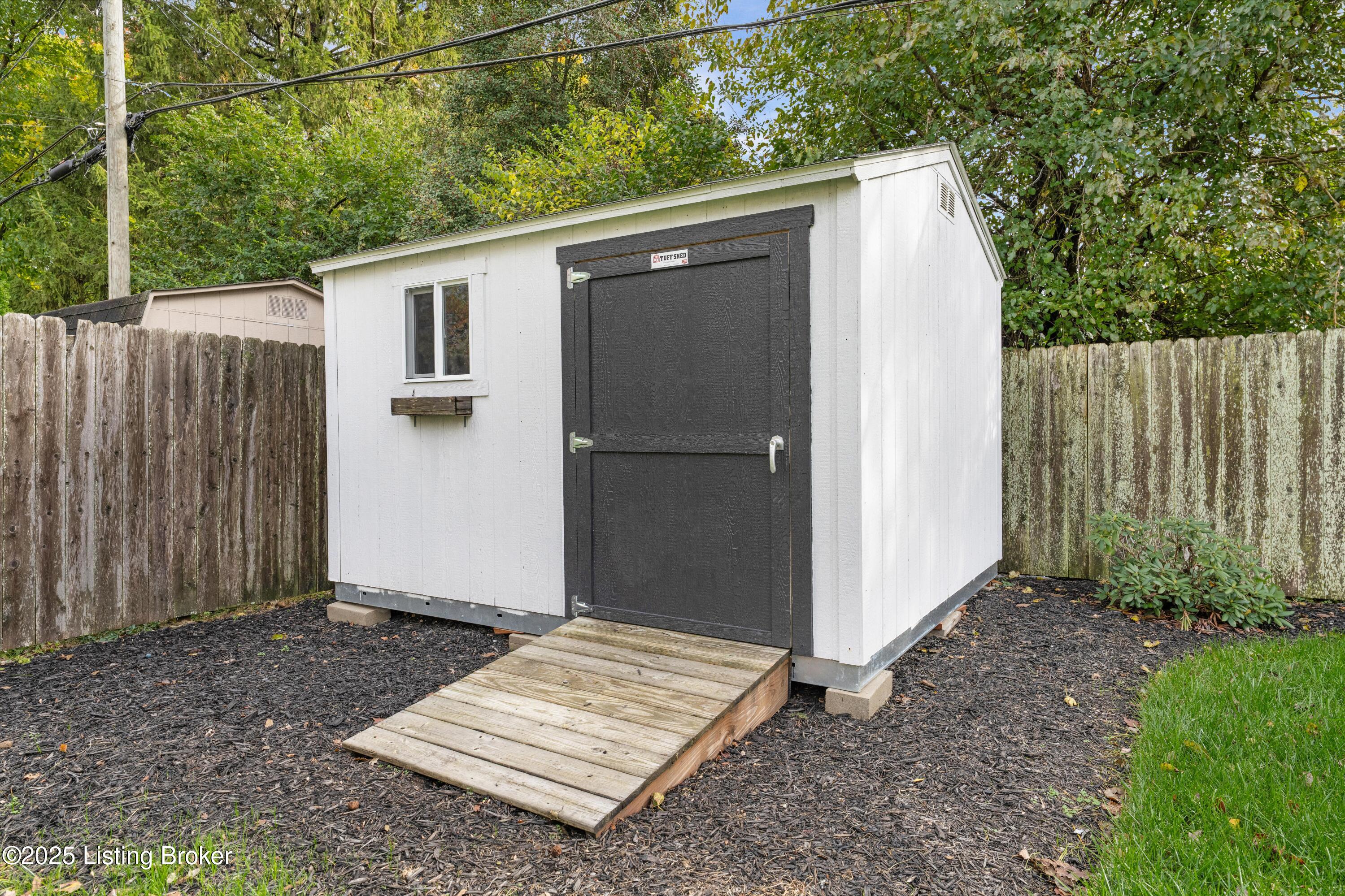 8806 Perry Rd