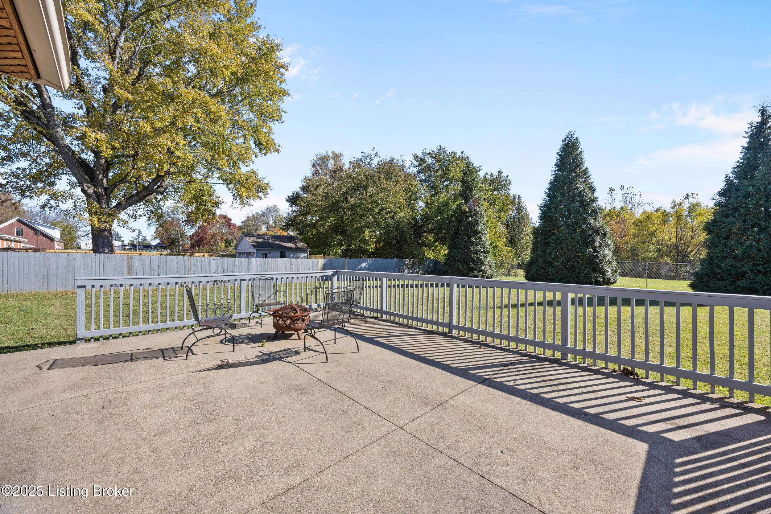 7408 Mayrow Dr