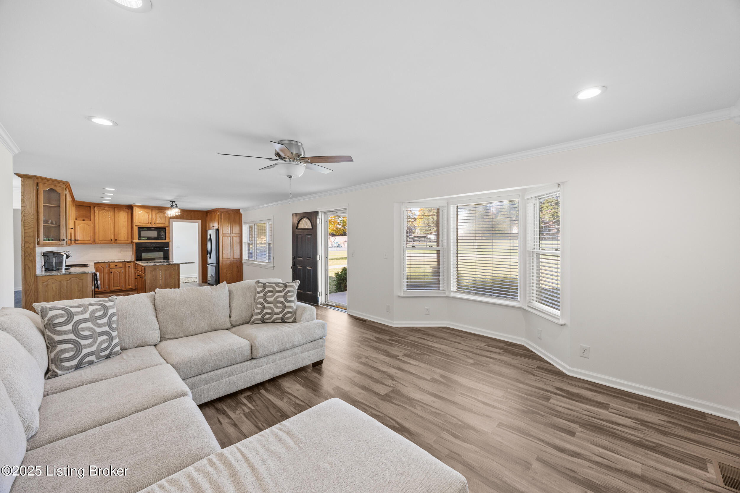 7408 Mayrow Dr