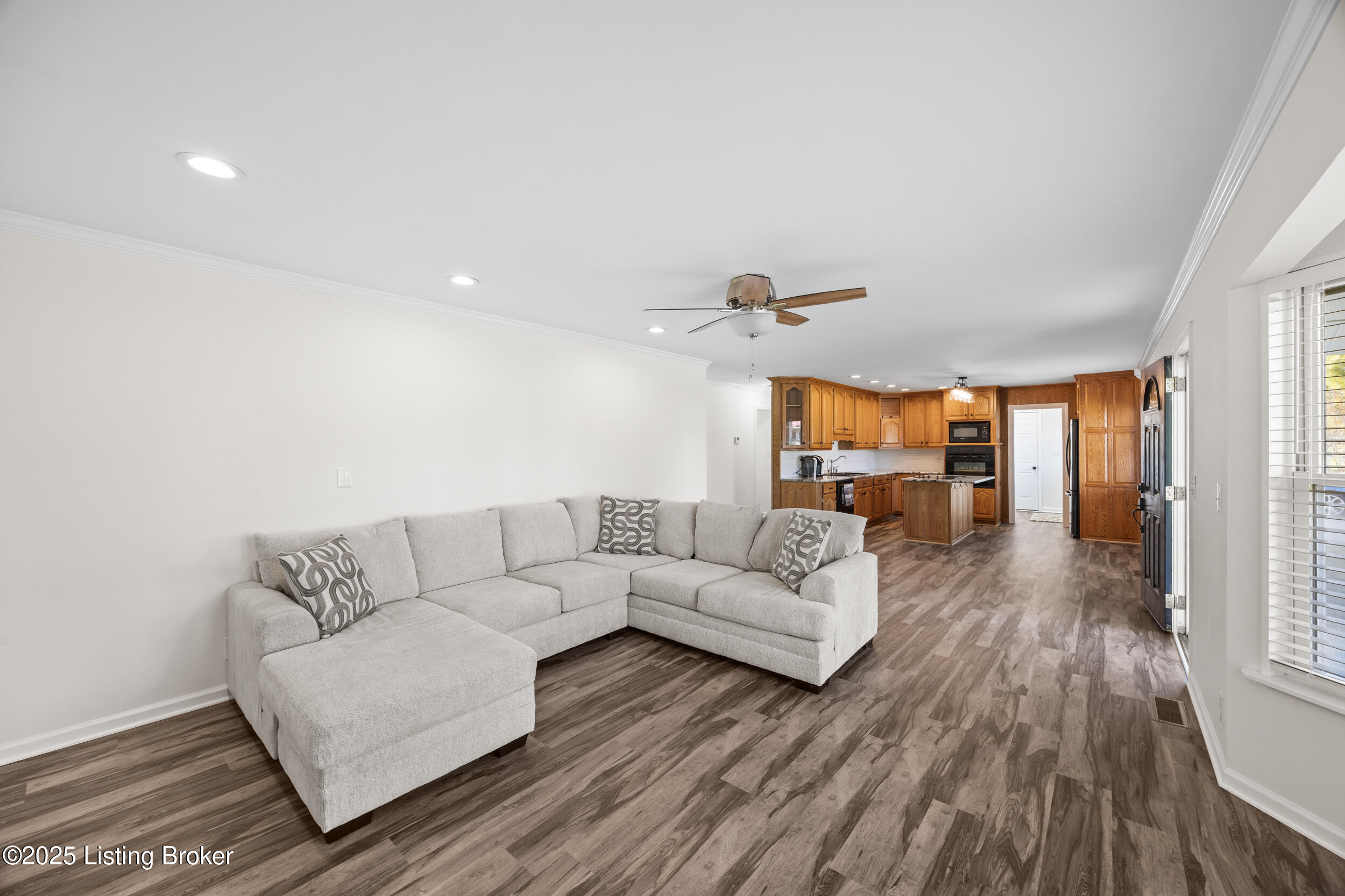7408 Mayrow Dr