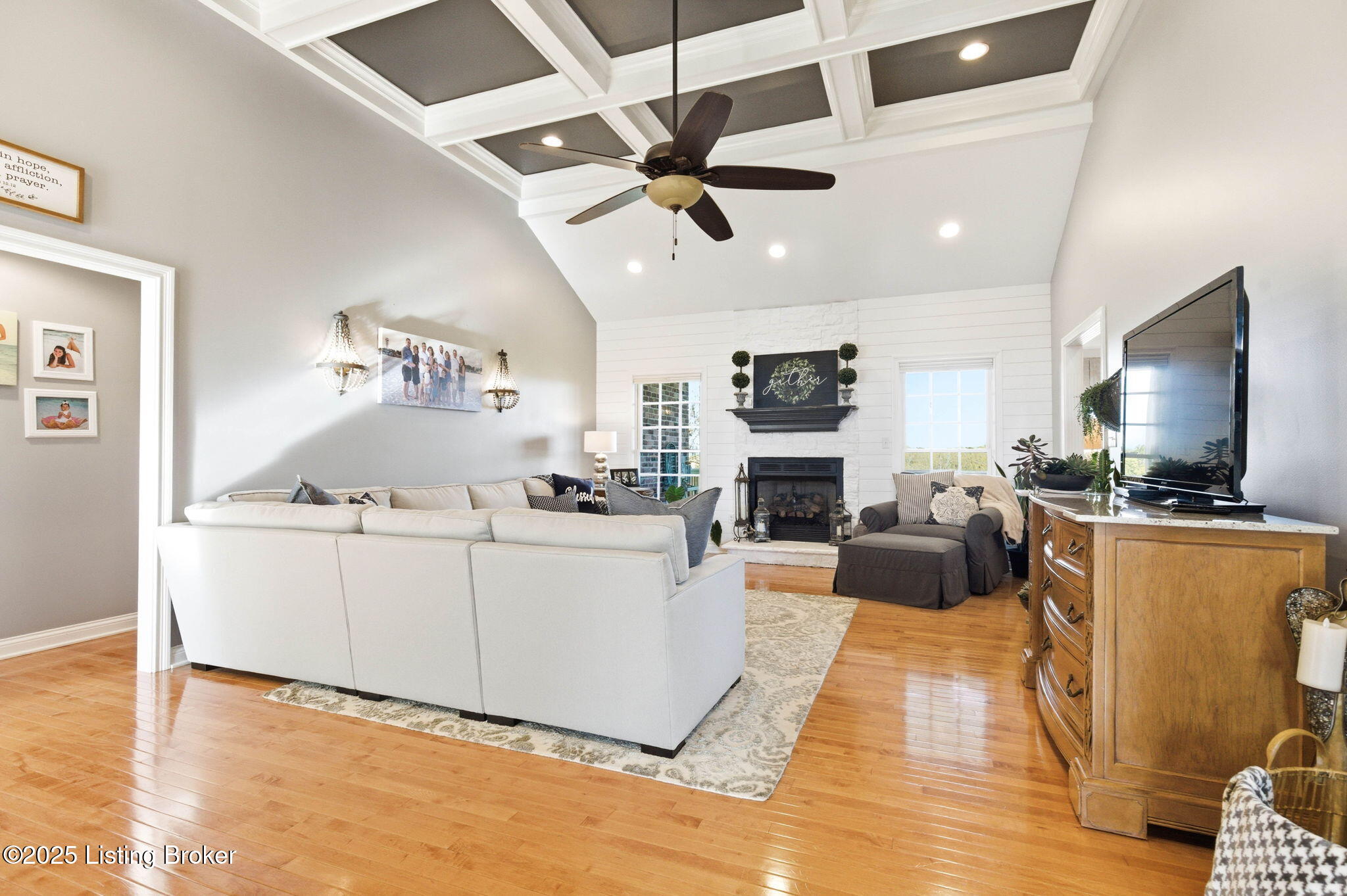 419 Nevin Ln