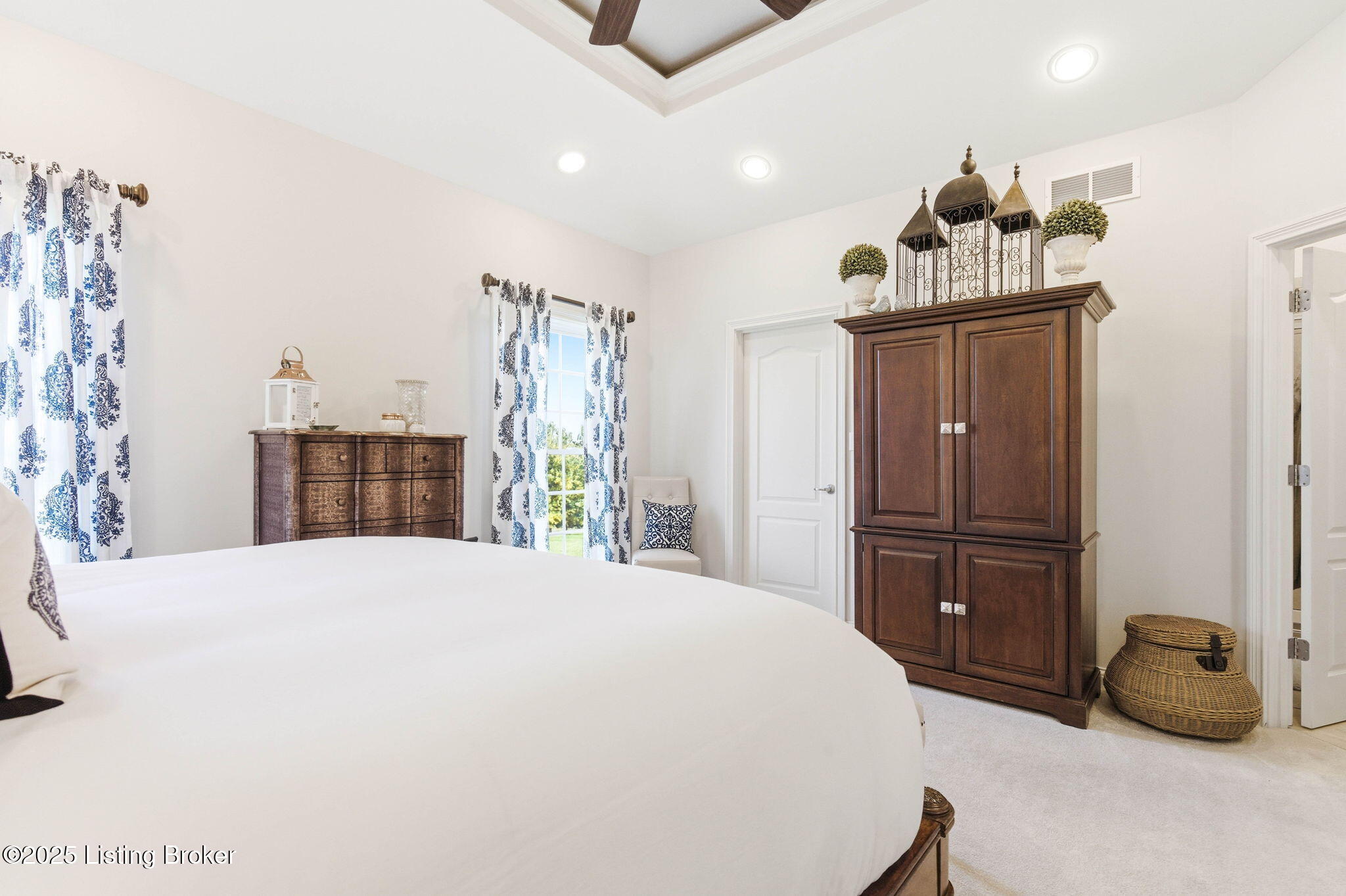 419 Nevin Ln
