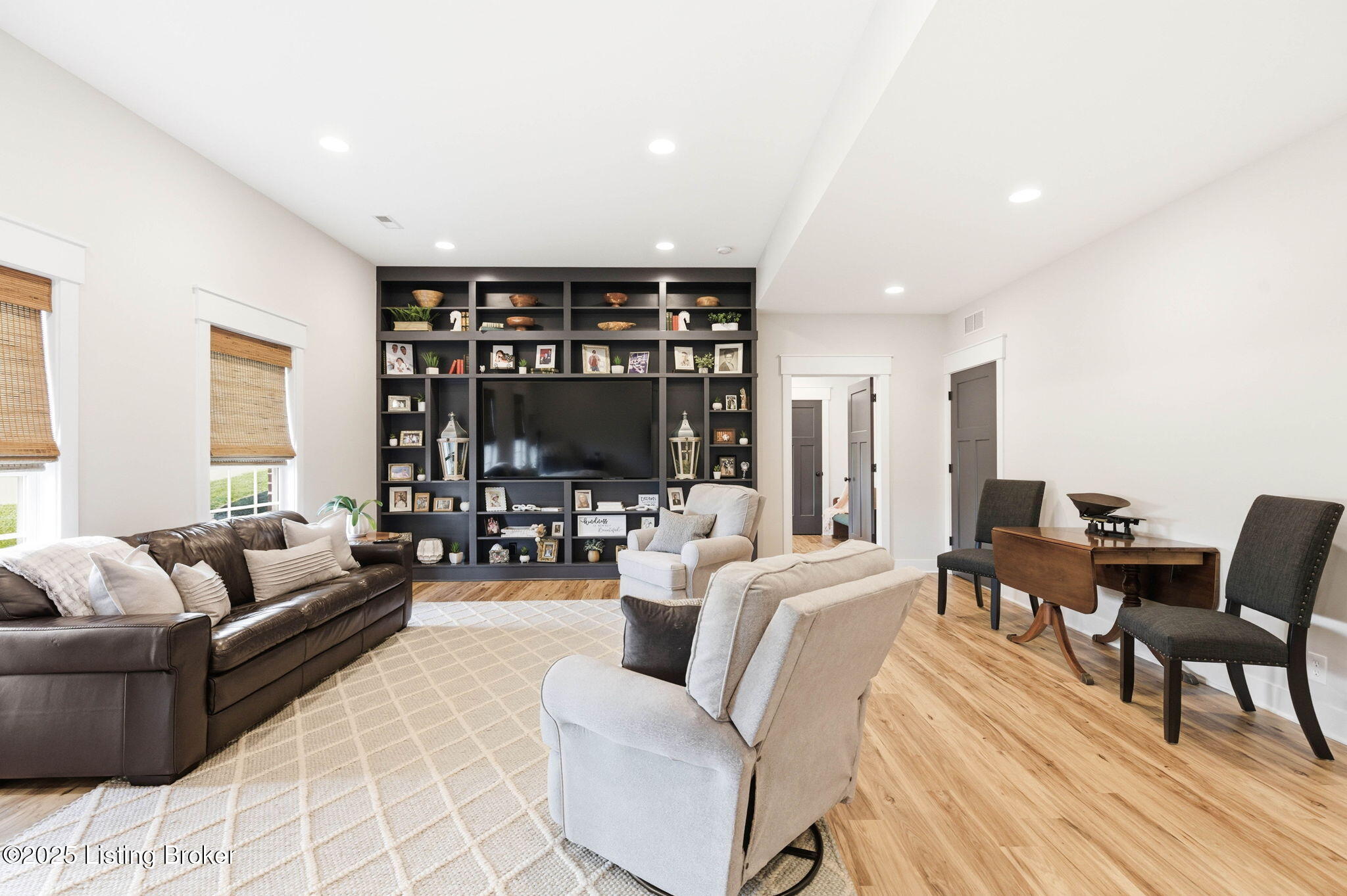 419 Nevin Ln