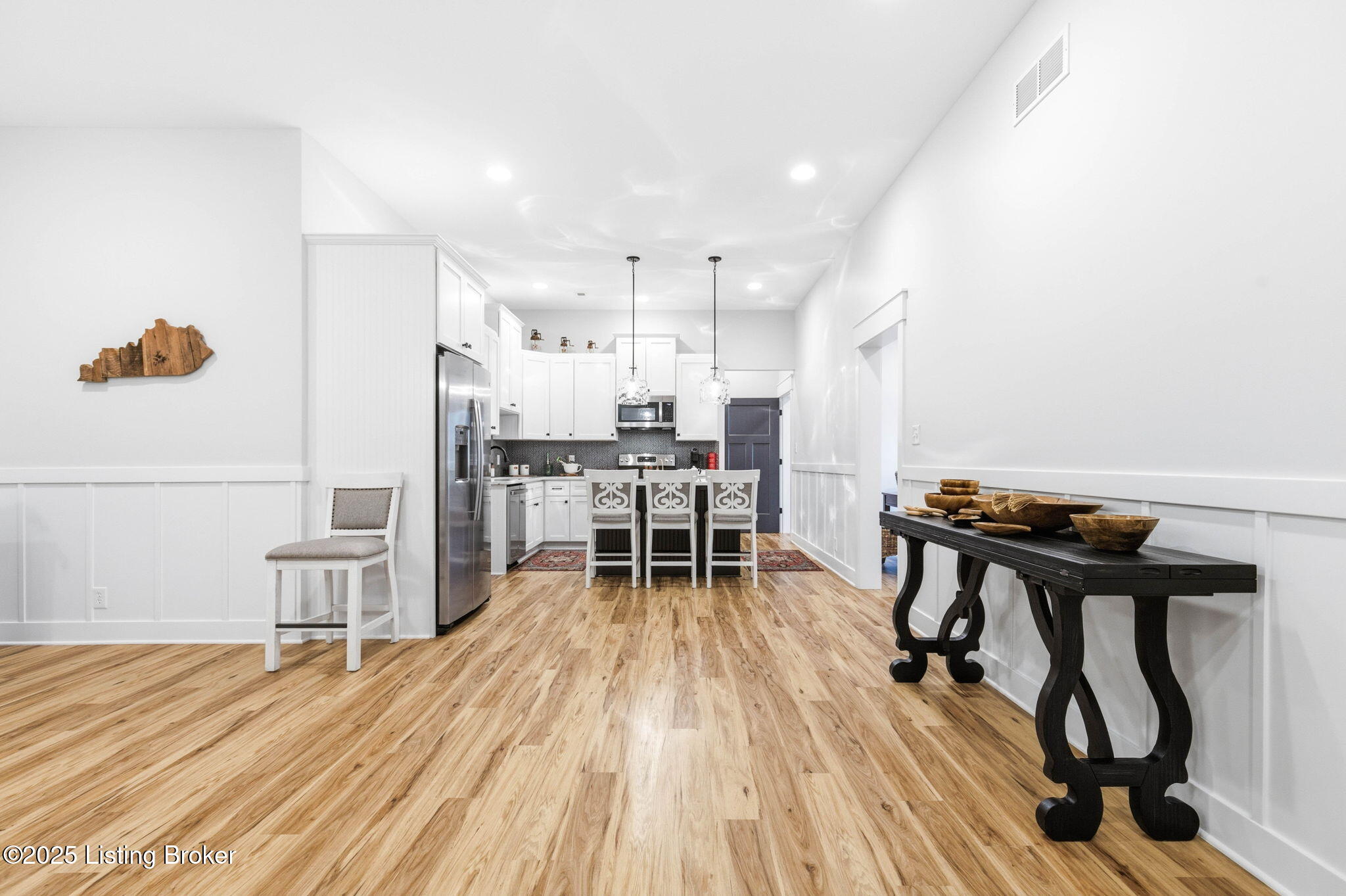 419 Nevin Ln