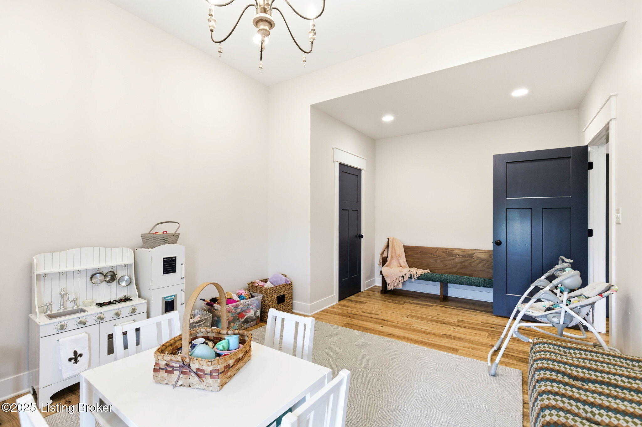 419 Nevin Ln