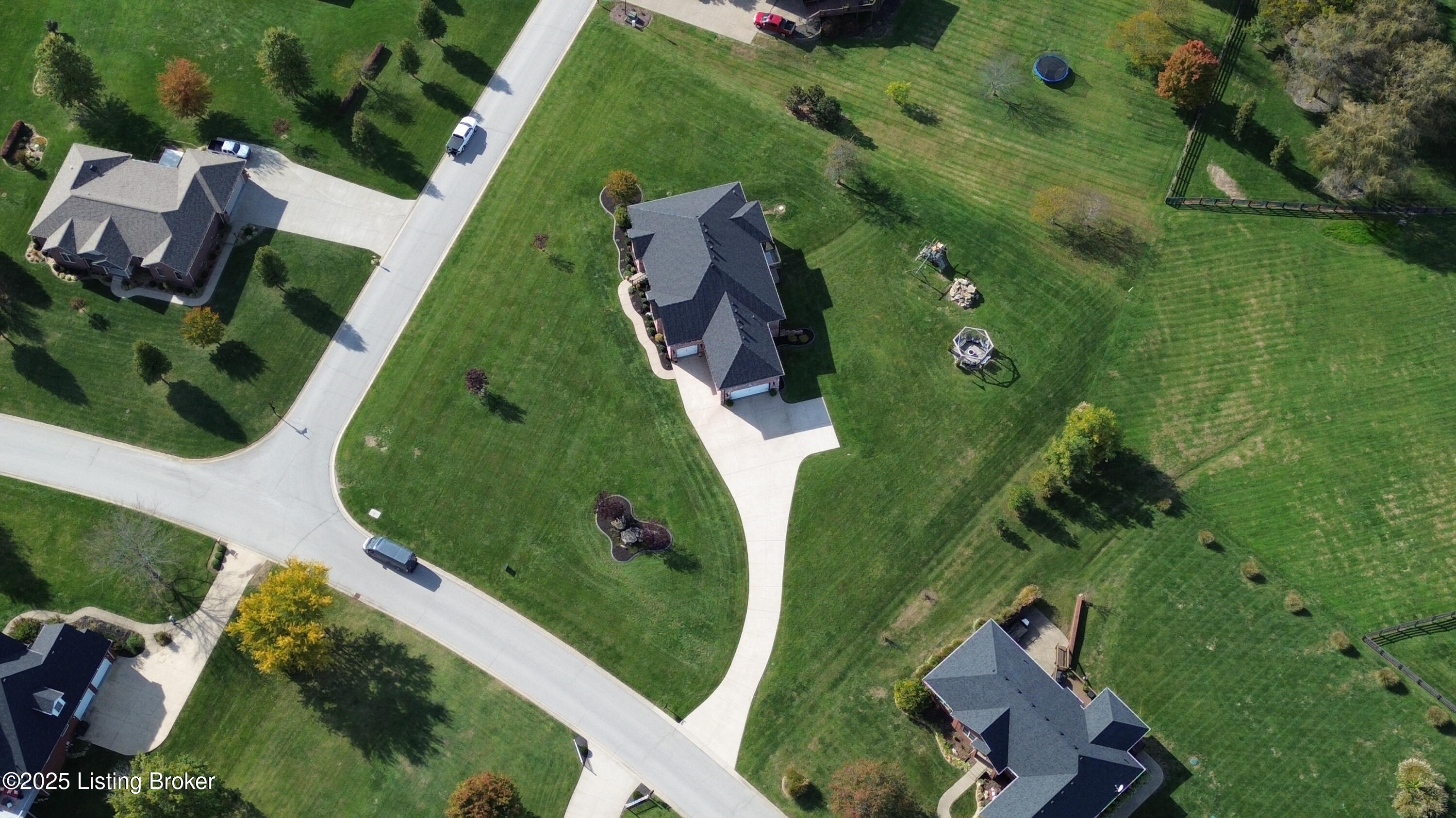 419 Nevin Ln