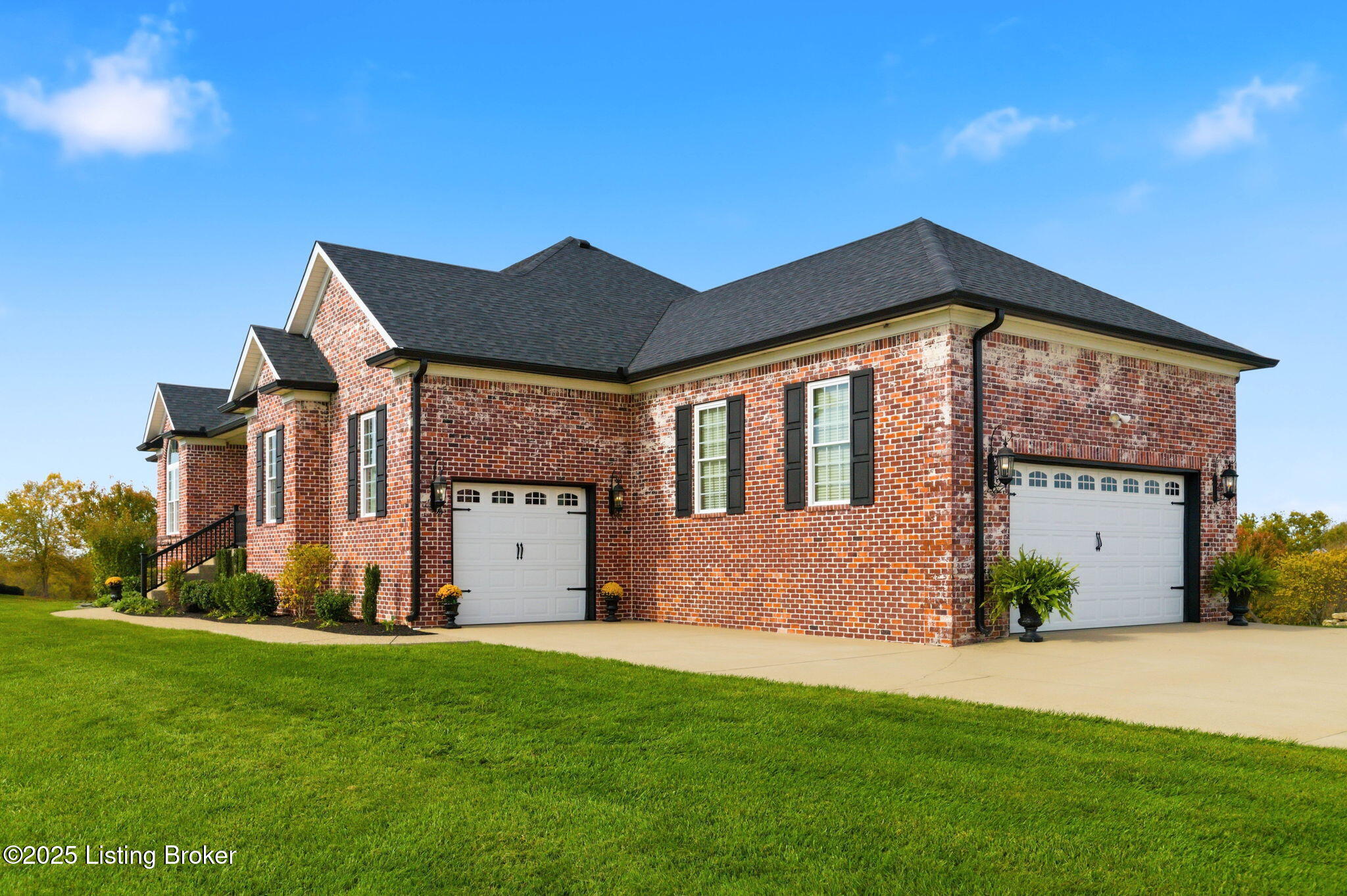 419 Nevin Ln