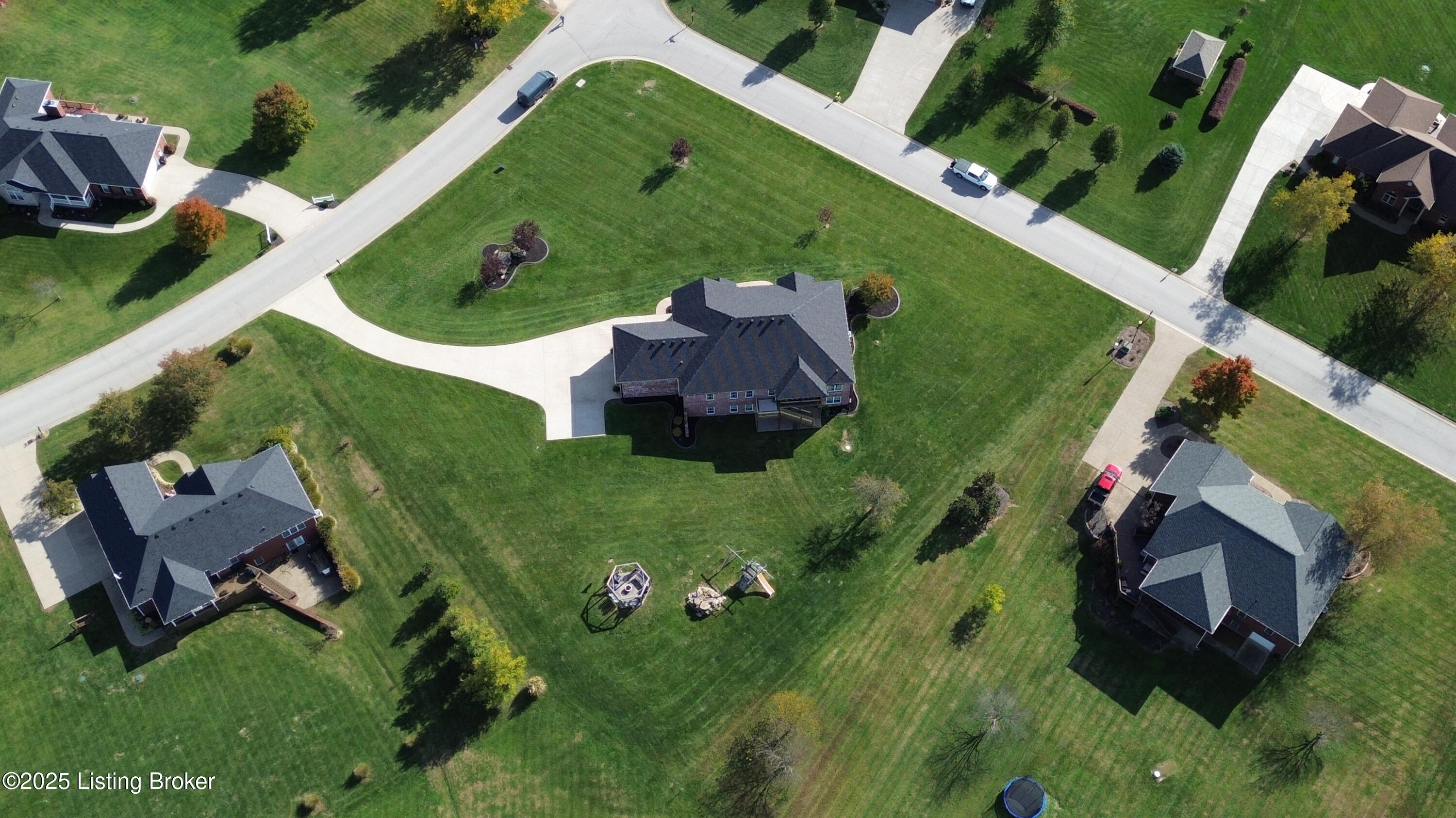 419 Nevin Ln