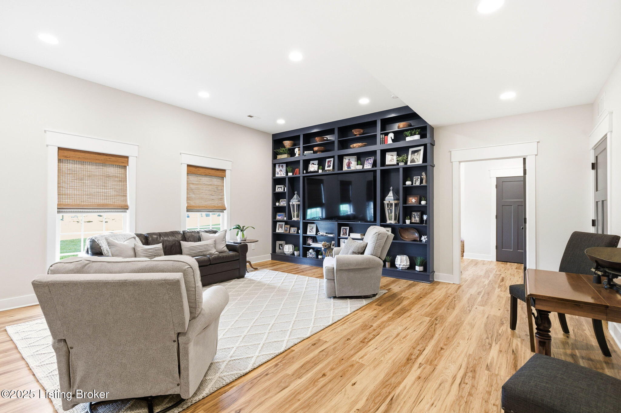 419 Nevin Ln