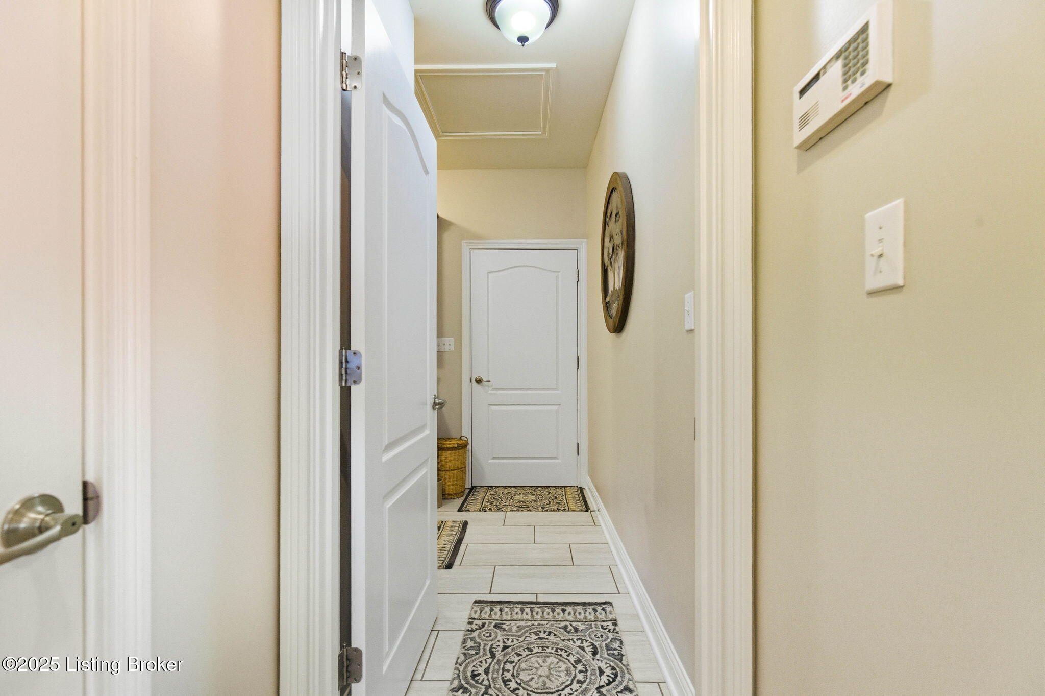419 Nevin Ln