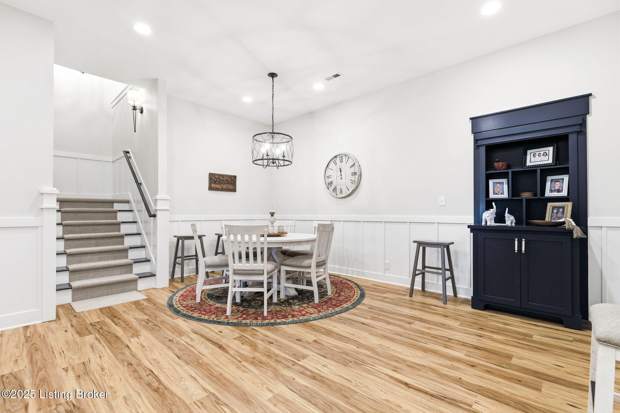 419 Nevin Ln