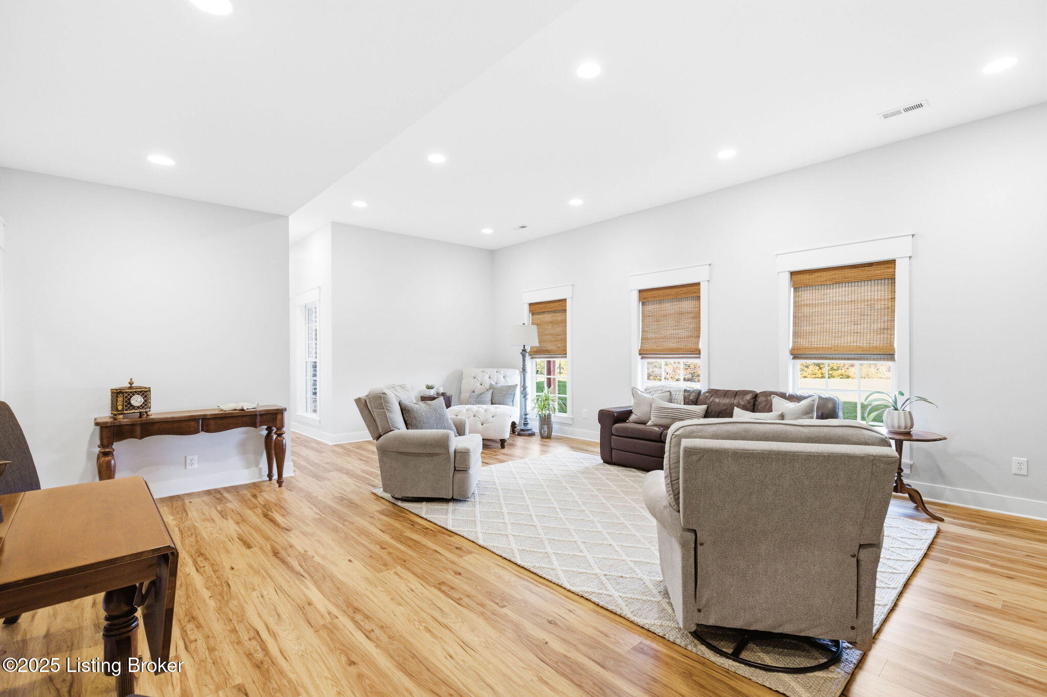 419 Nevin Ln
